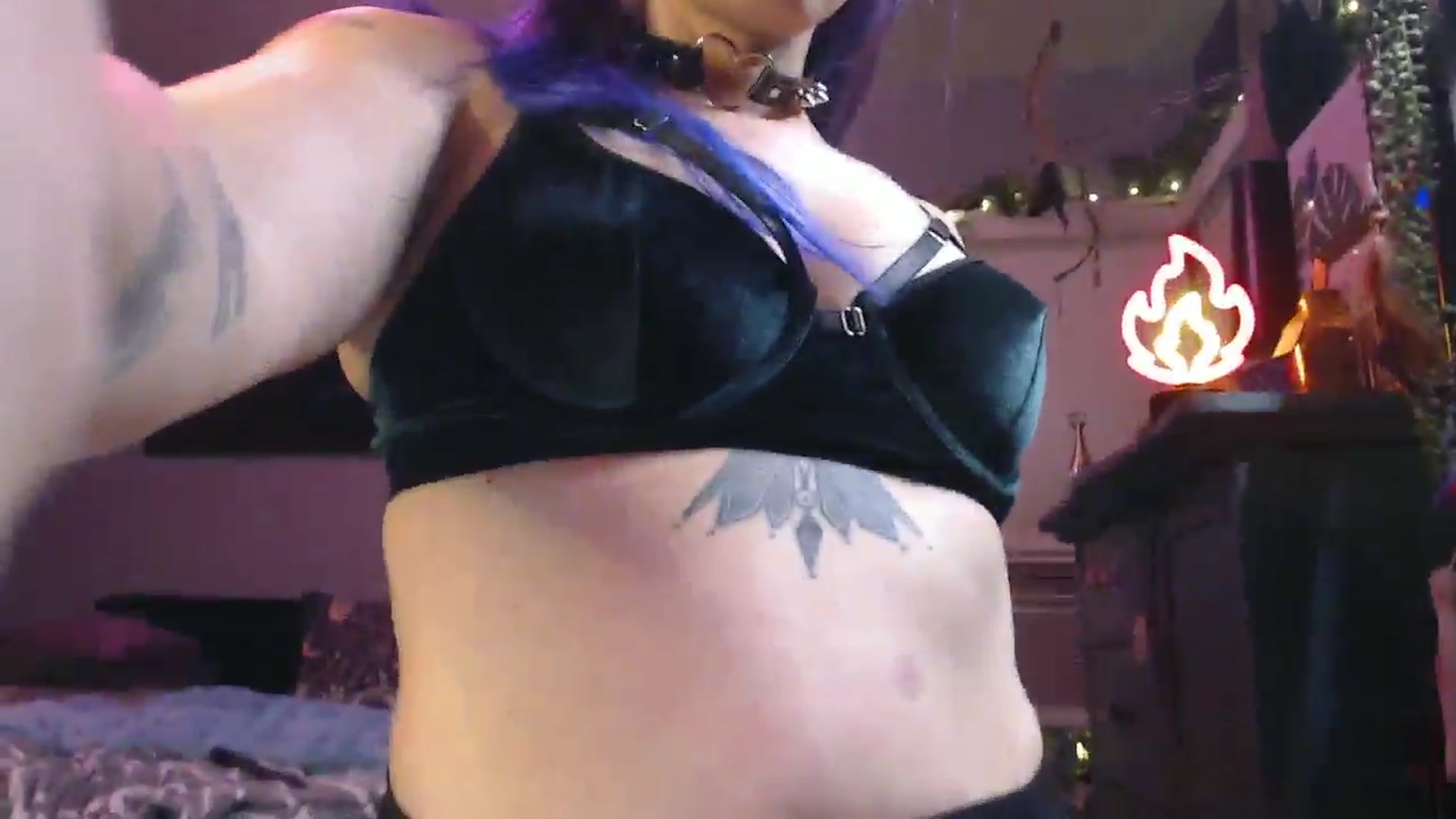 Gallery image thumbnail from GemmaFlame's myfreecams stream on, 06/29/2024, 03:44 image 2 of 20