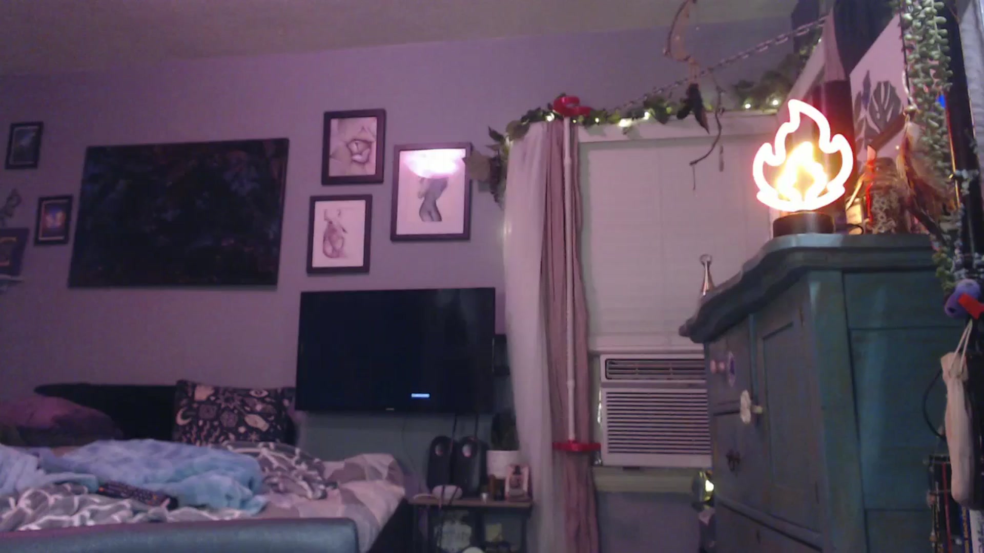 Gallery image thumbnail from GemmaFlame's myfreecams stream on, 06/29/2024, 07:26 image 18 of 20