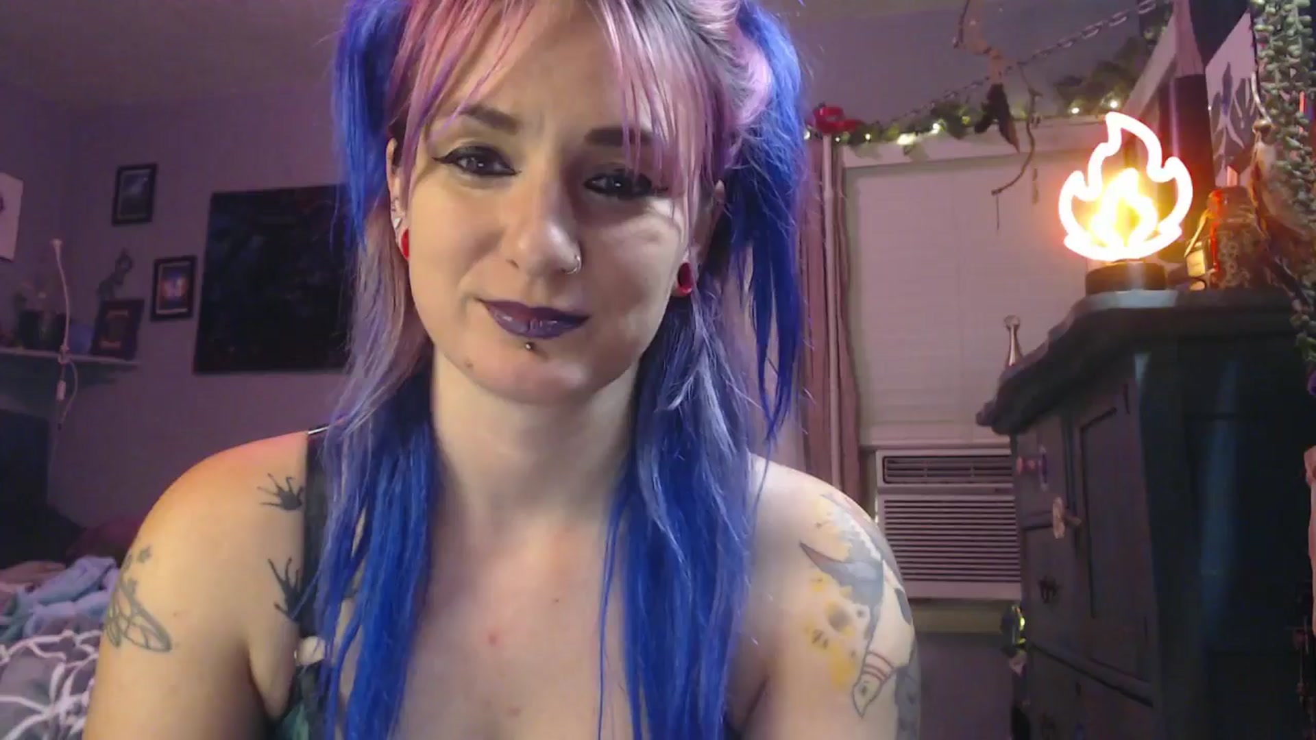Gallery image thumbnail from GemmaFlame's myfreecams stream on, 06/29/2024, 07:26 image 3 of 20