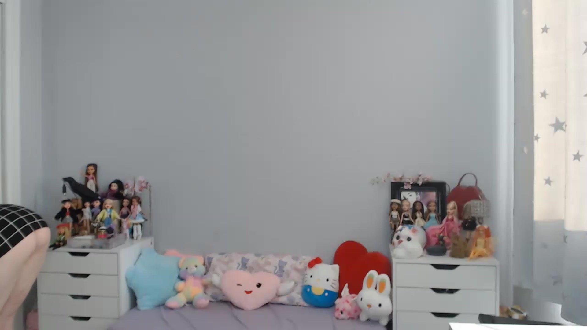 Gallery image thumbnail from GemmaMinx's myfreecams stream on, 01/26/2023, 21:04 image 16 of 20