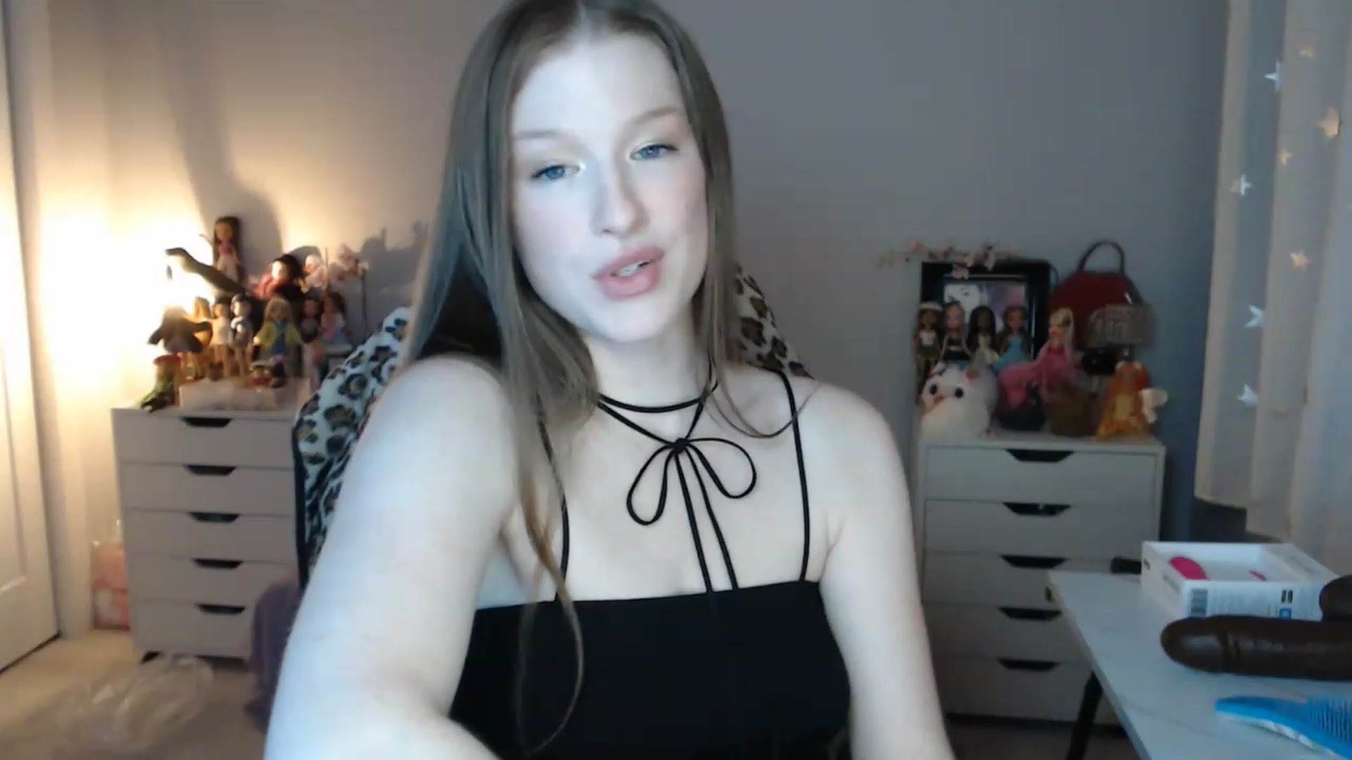 Gallery image thumbnail from GemmaMinx's myfreecams stream on, 01/26/2023, 23:08 image 11 of 20