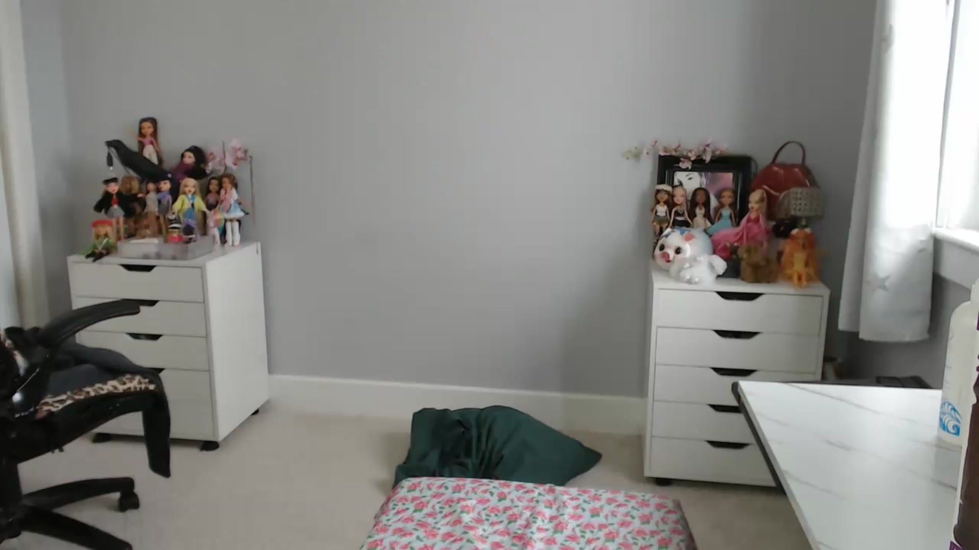 Gallery image thumbnail from GemmaMinx's myfreecams stream on, 02/10/2023, 17:25 image 18 of 20