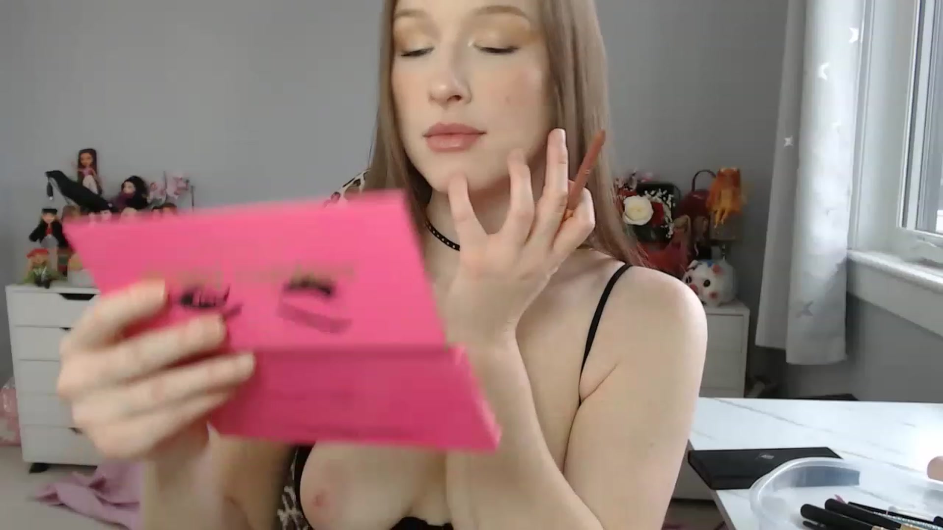 Gallery image thumbnail from GemmaMinx's myfreecams stream on, 02/15/2023, 19:05 image 10 of 20
