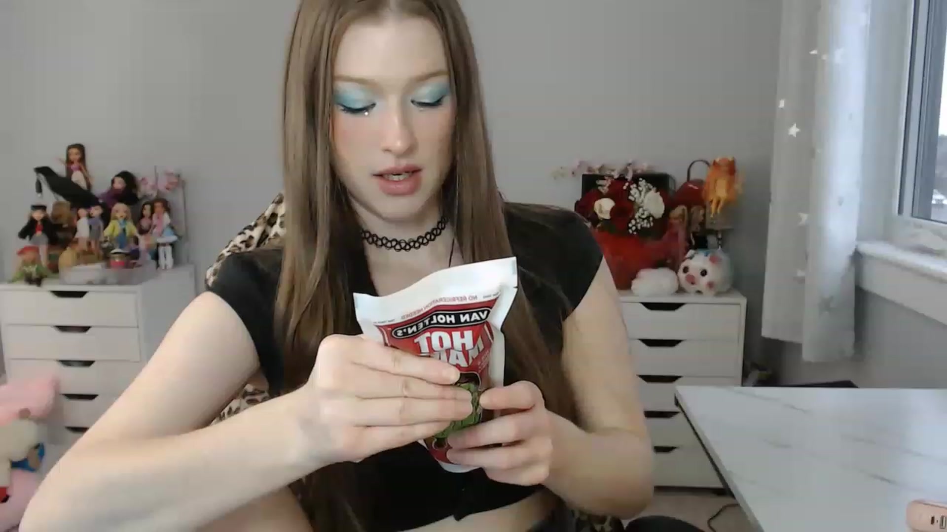 Gallery image thumbnail from GemmaMinx's myfreecams stream on, 02/18/2023, 22:49 image 4 of 20