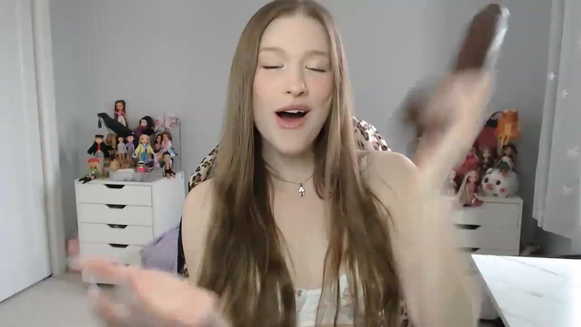 Gallery image thumbnail from GemmaMinx's myfreecams stream on, 04/06/2023, 15:42 image 14 of 20