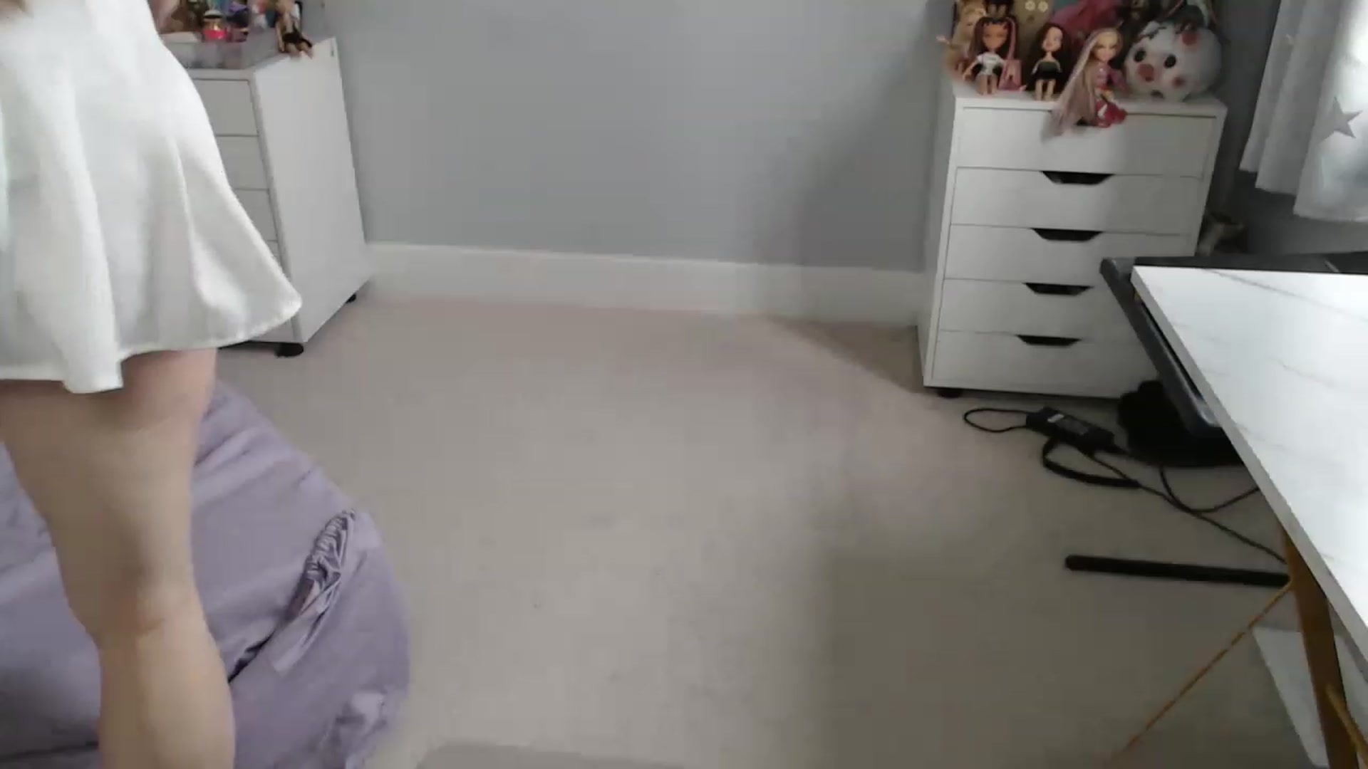 Gallery image thumbnail from GemmaMinx's myfreecams stream on, 04/06/2023, 16:45 image 15 of 20