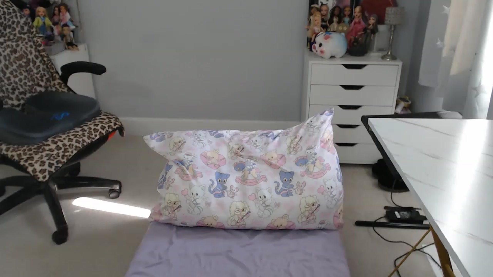Gallery image thumbnail from GemmaMinx's myfreecams stream on, 04/13/2023, 19:48 image 1 of 20