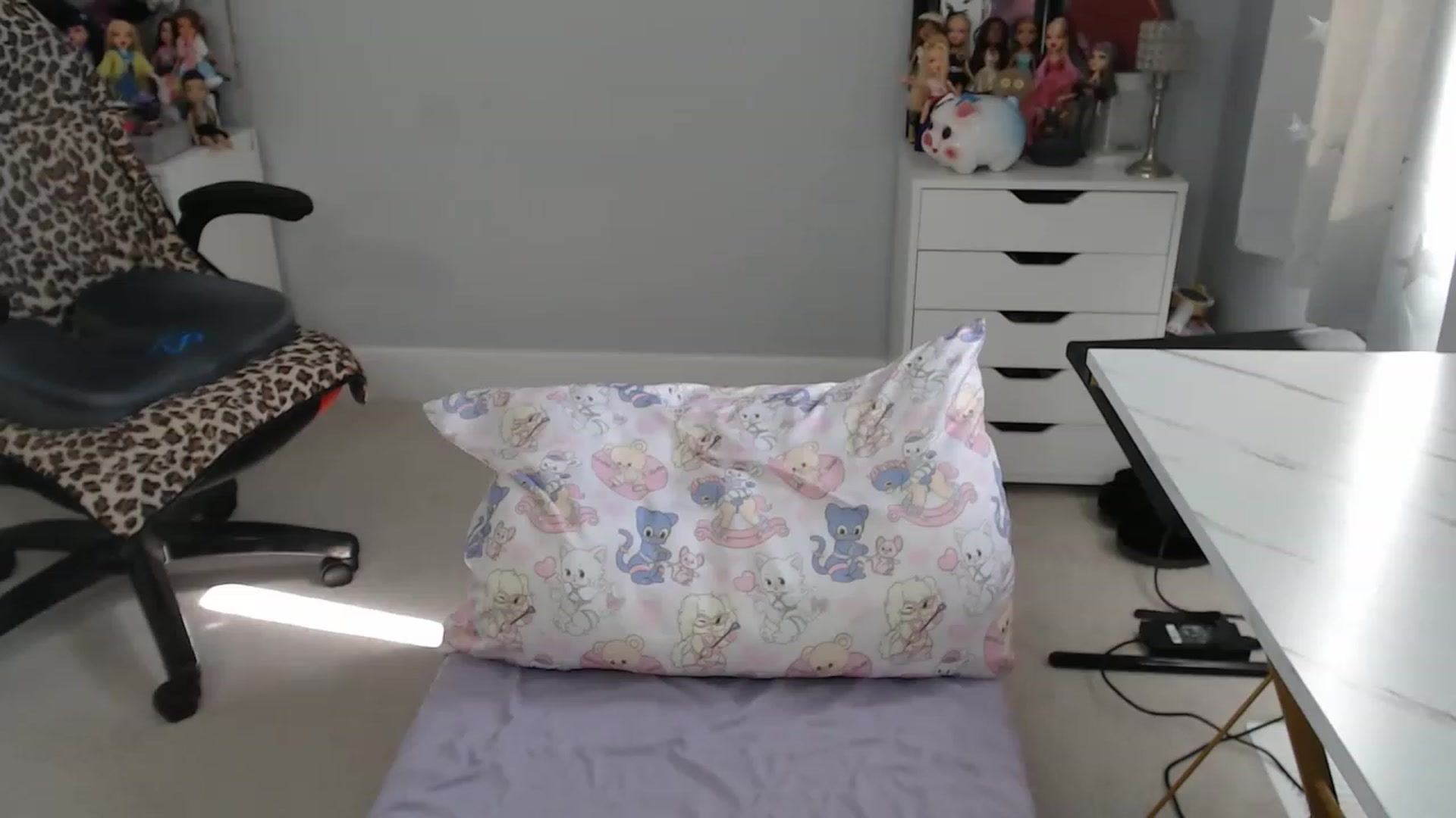 Gallery image thumbnail from GemmaMinx's myfreecams stream on, 04/13/2023, 19:48 image 3 of 20