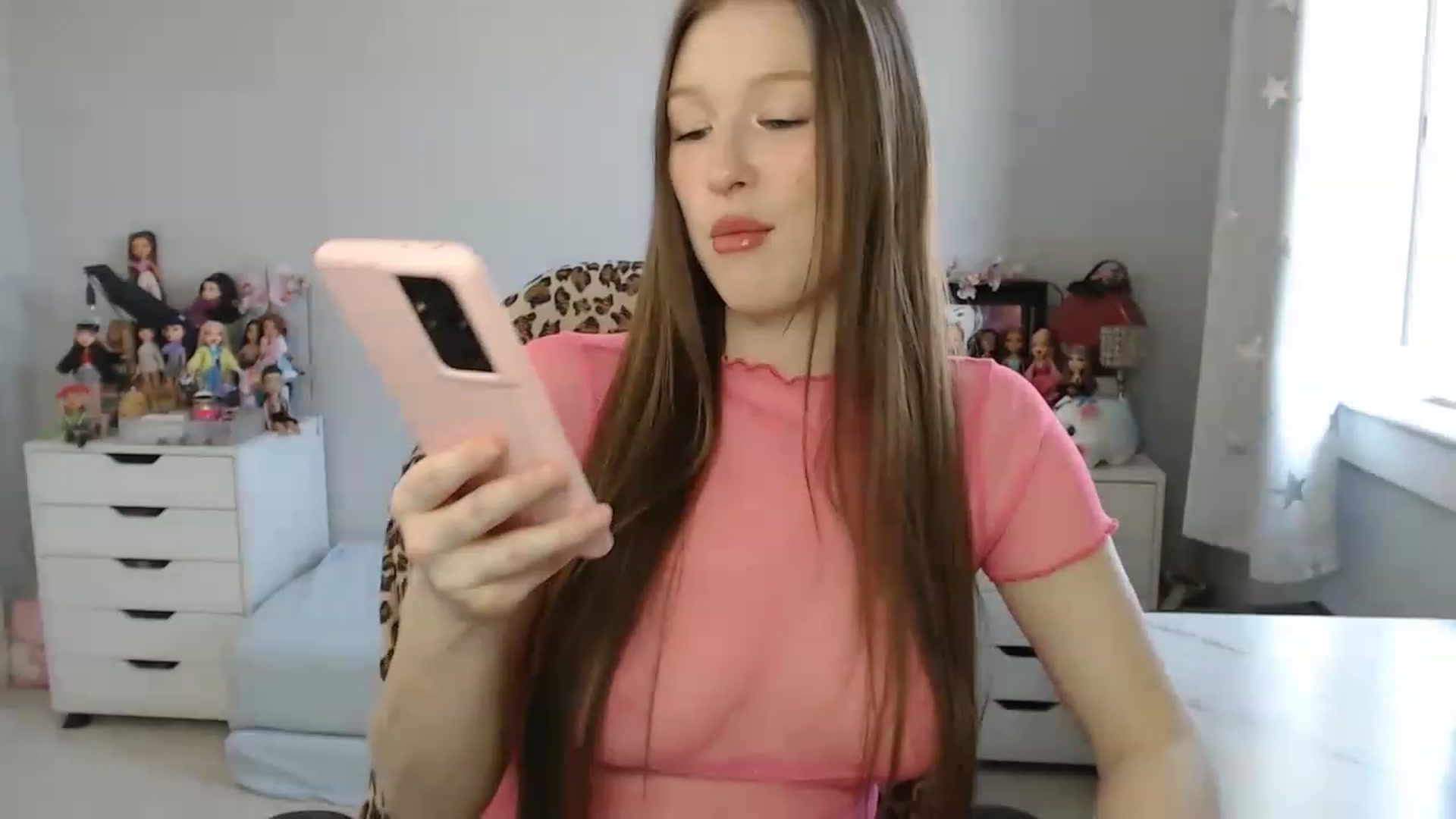Gallery image thumbnail from GemmaMinx's myfreecams stream on, 04/14/2023, 17:27 image 7 of 20