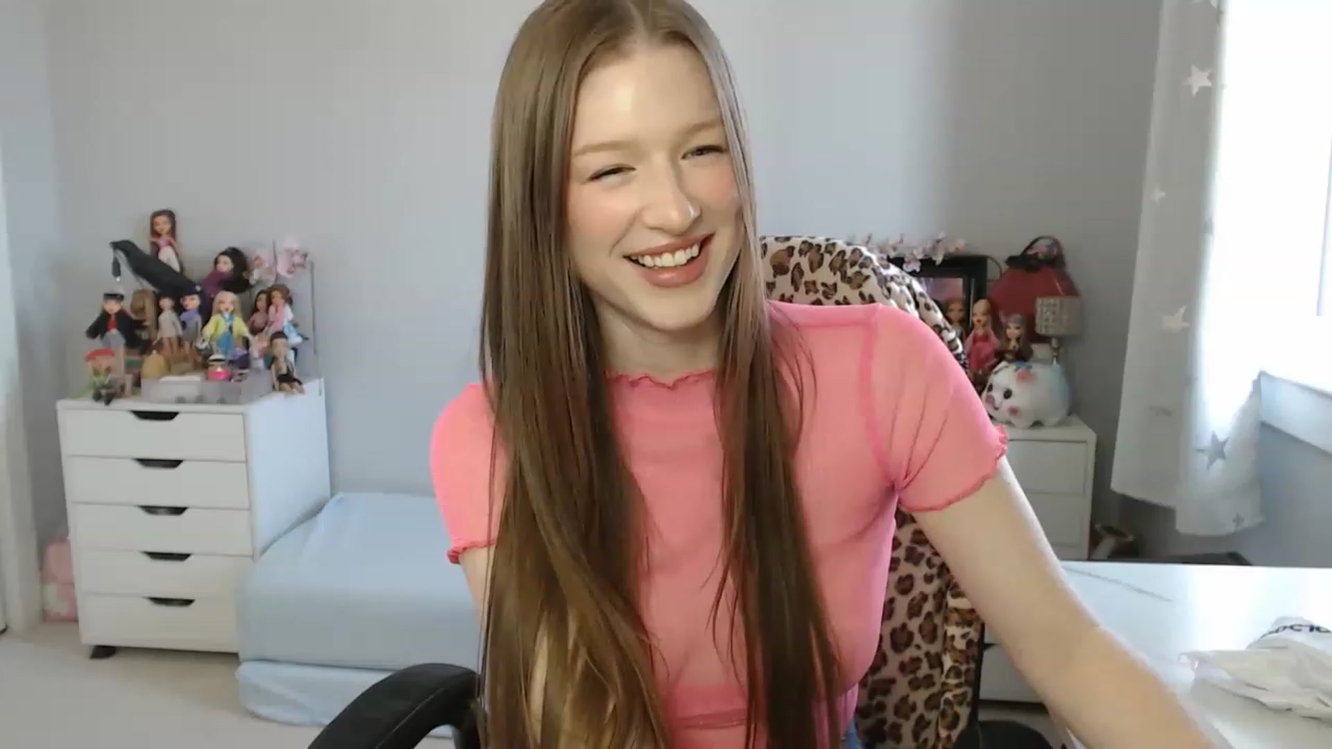 Gallery image thumbnail from GemmaMinx's myfreecams stream on, 04/14/2023, 17:27 image 17 of 20
