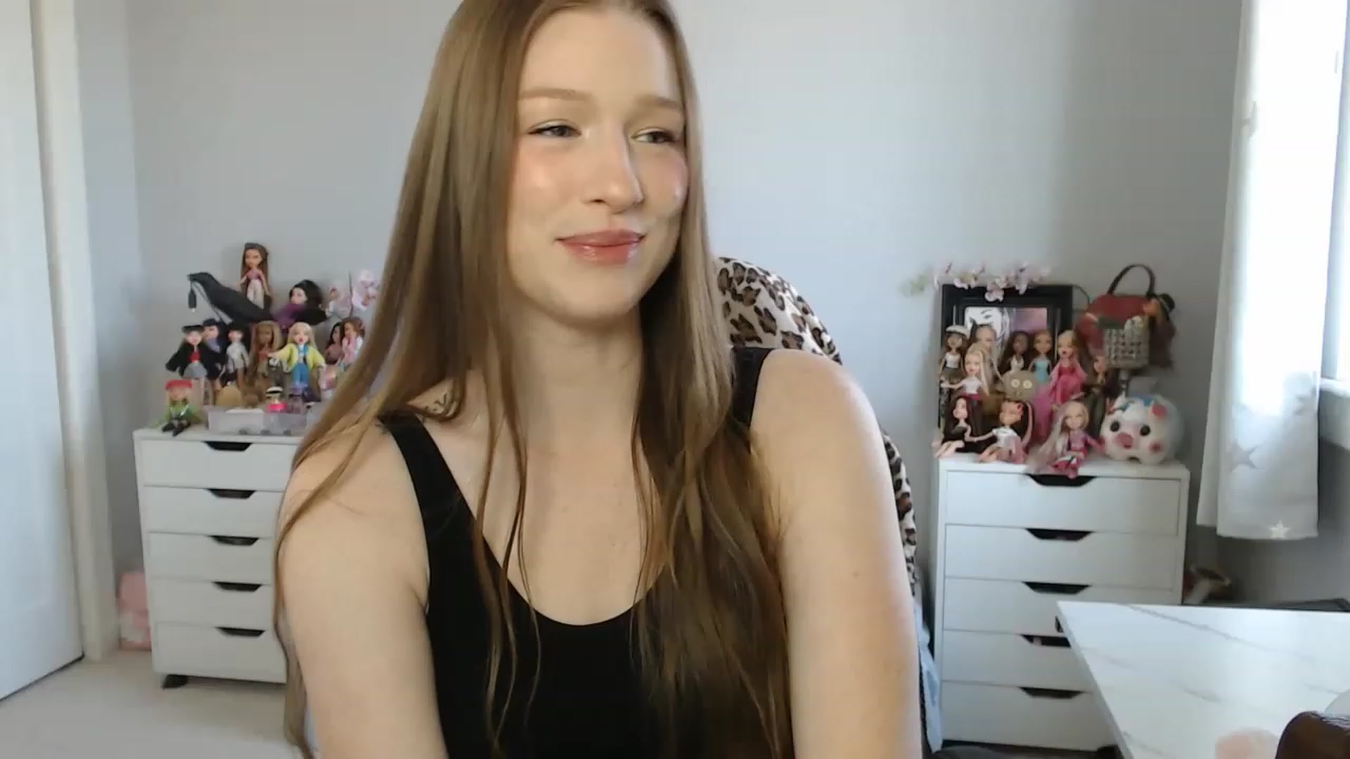 Gallery image thumbnail from GemmaMinx's myfreecams stream on, 05/26/2023, 17:57 image 5 of 20