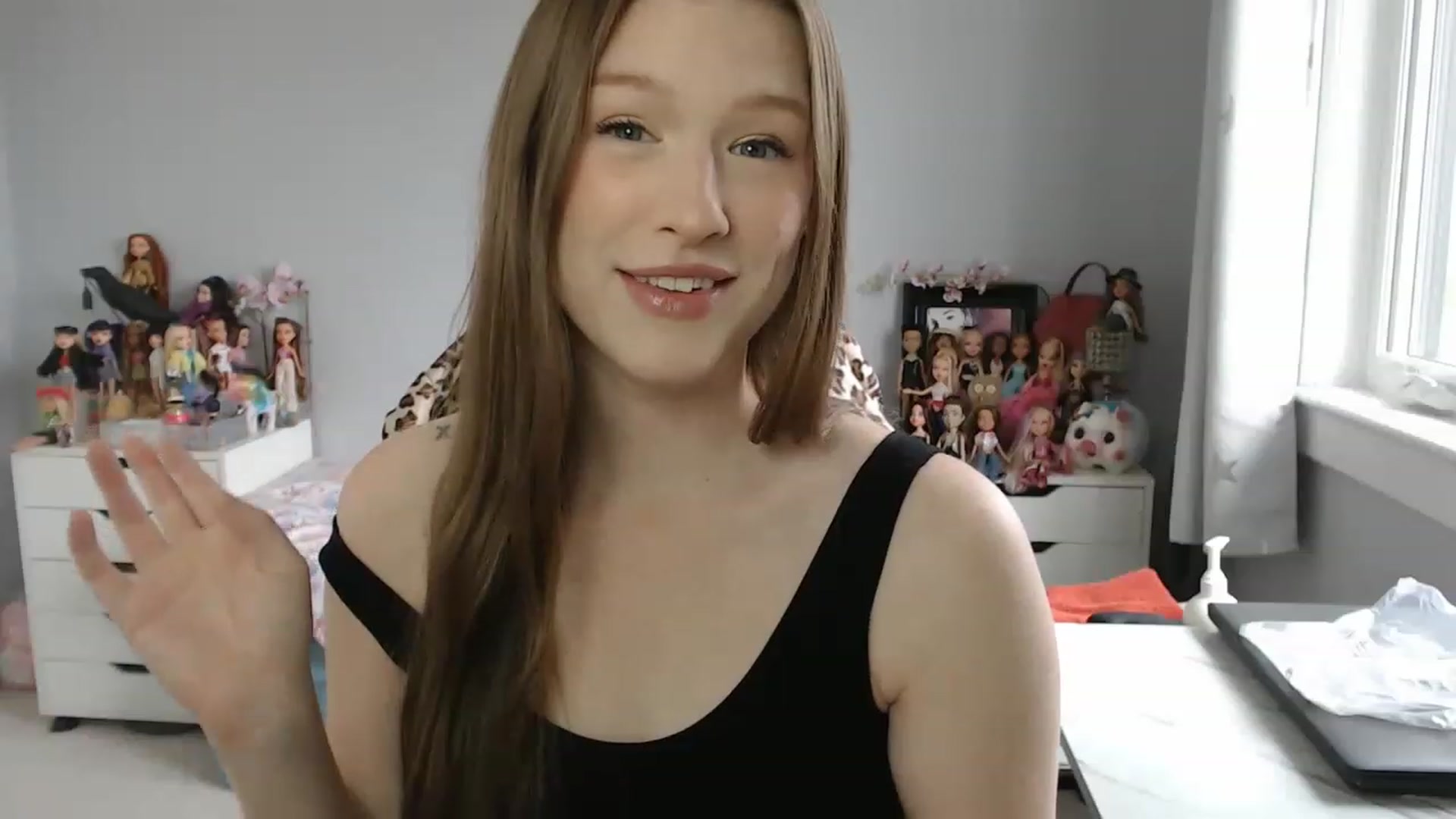 Gallery image thumbnail from GemmaMinx's myfreecams stream on, 06/14/2023, 18:04 image 10 of 20