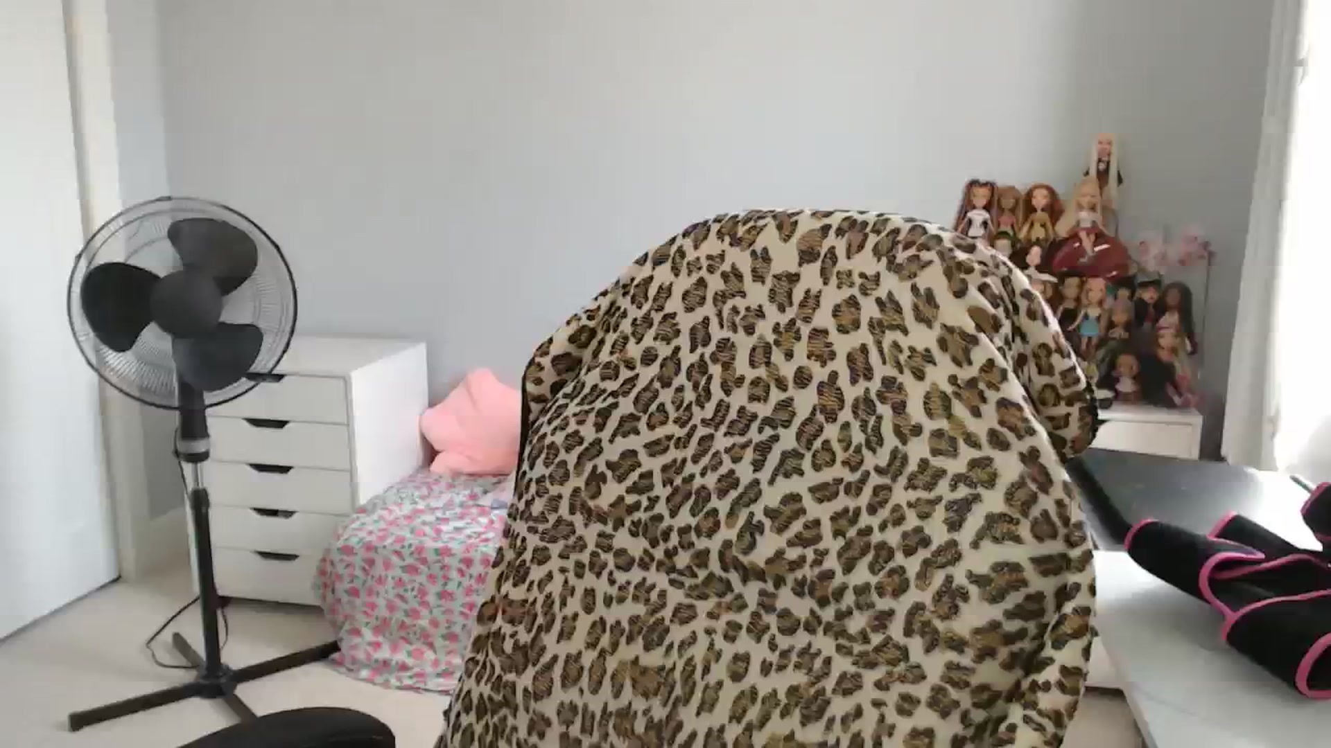 Gallery image thumbnail from GemmaMinx's myfreecams stream on, 07/22/2023, 18:54 image 19 of 20