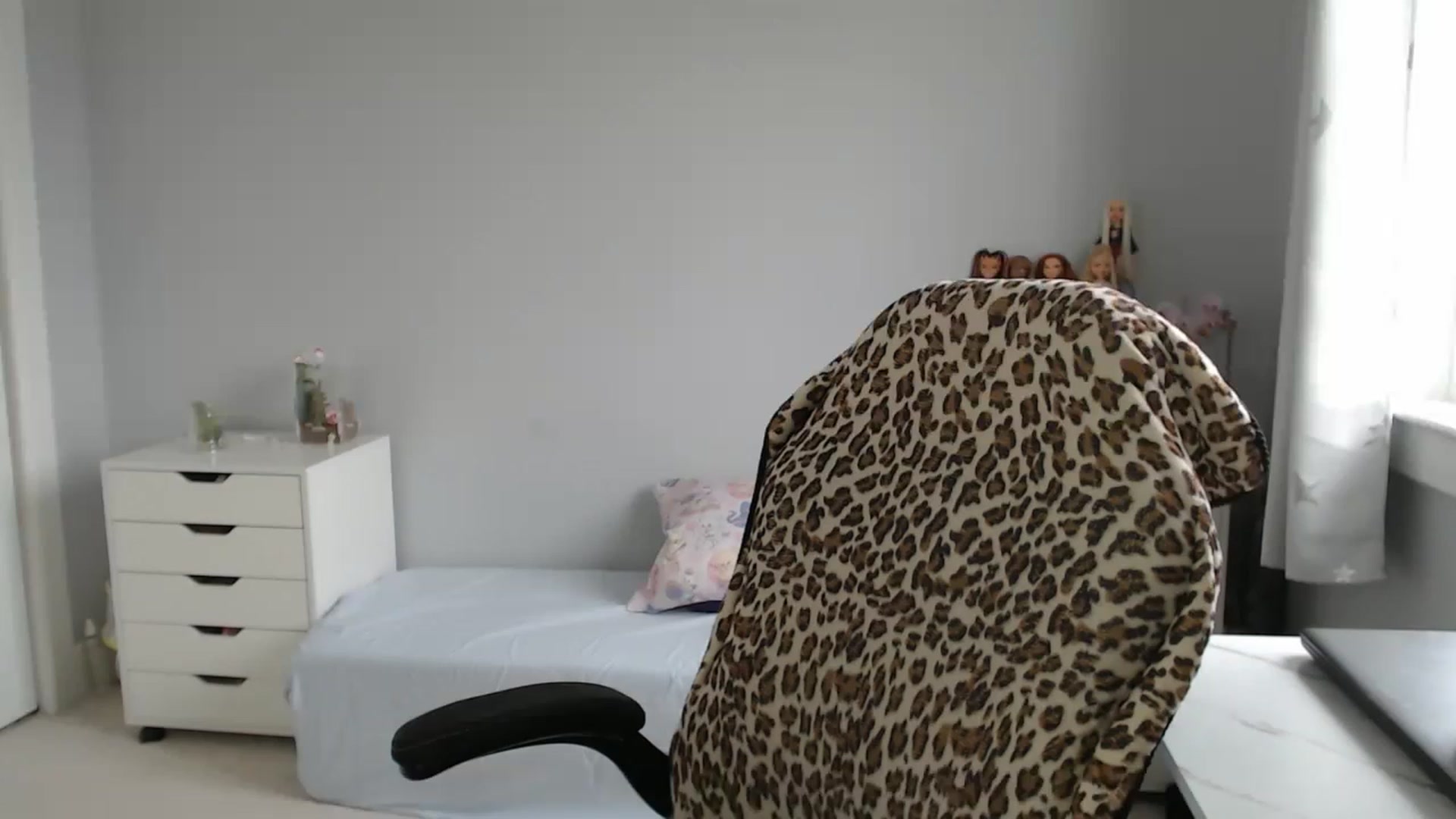 Gallery image thumbnail from GemmaMinx's myfreecams stream on, 07/27/2023, 18:51 image 15 of 20