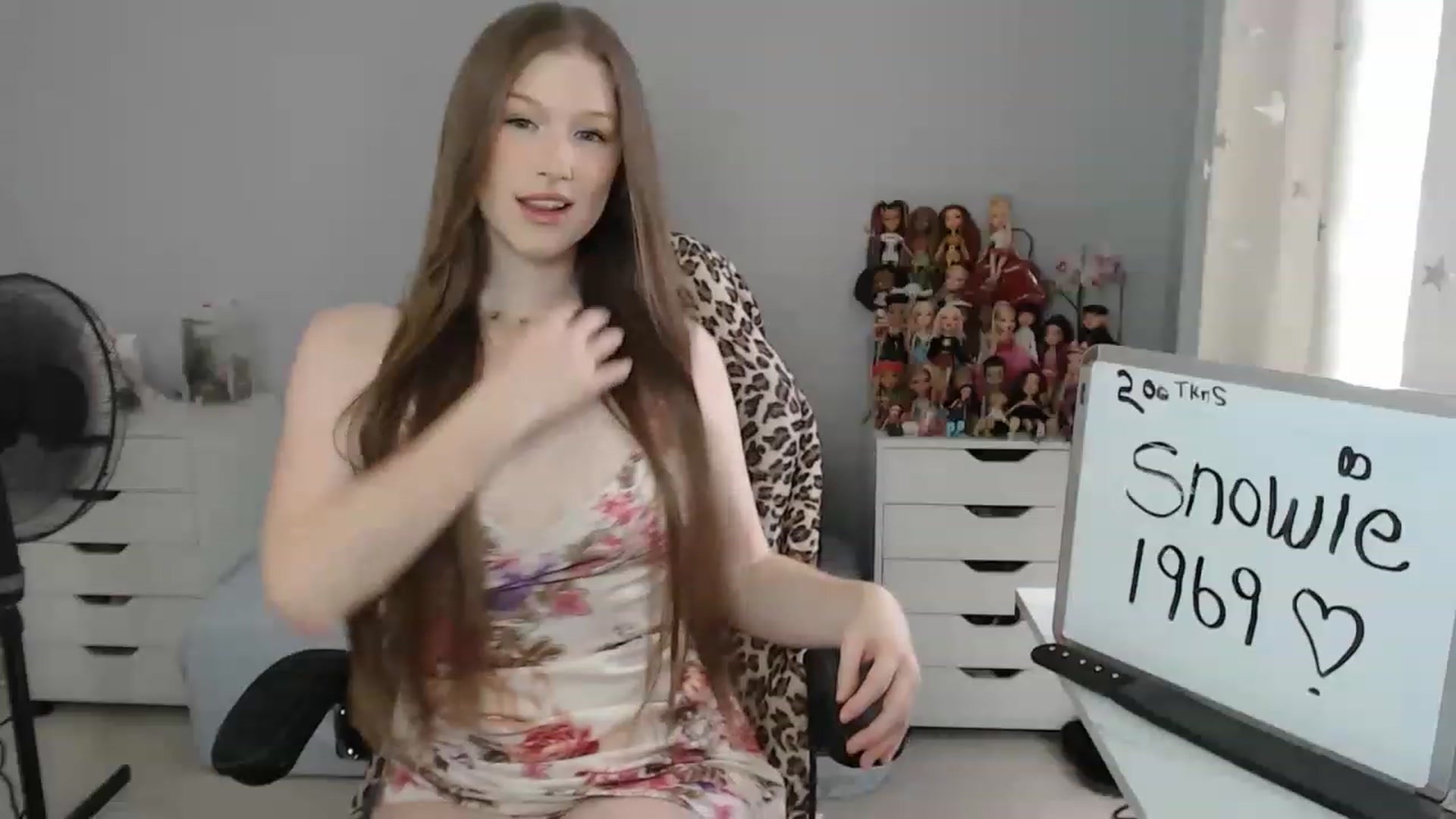 Gallery image thumbnail from GemmaMinx's myfreecams stream on, 07/31/2023, 20:07 image 15 of 20