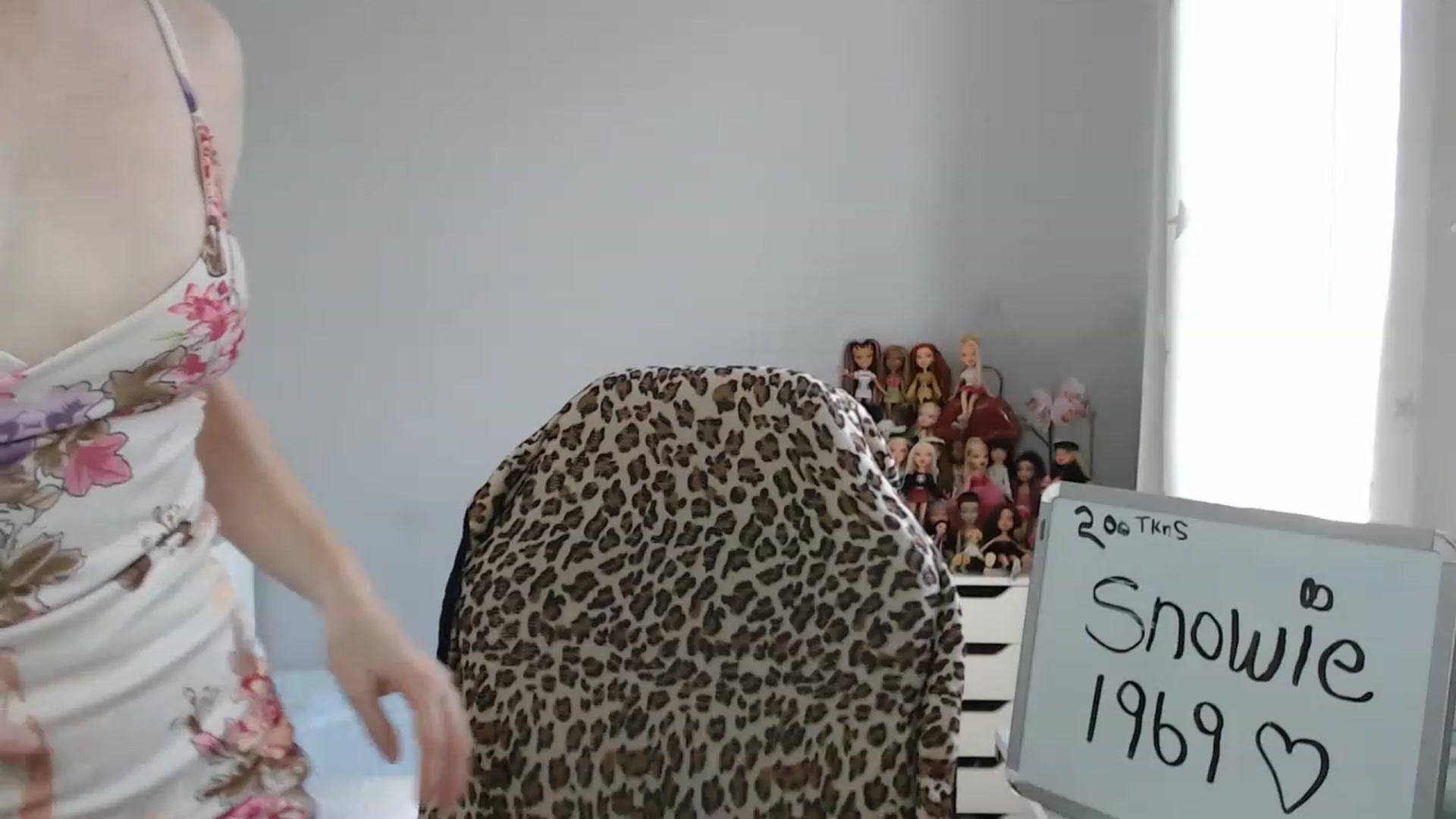 Gallery image thumbnail from GemmaMinx's myfreecams stream on, 07/31/2023, 20:07 image 13 of 20