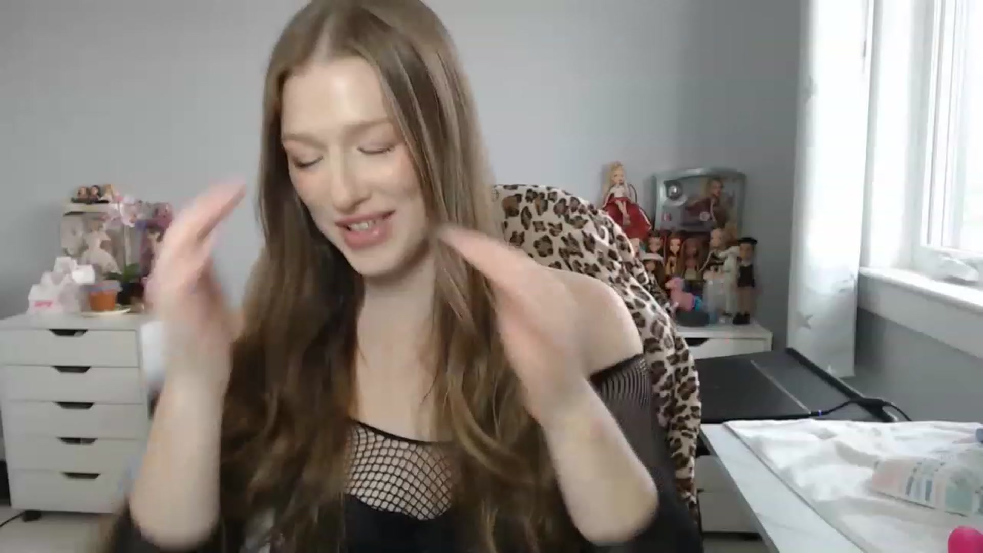 Gallery image thumbnail from GemmaMinx's myfreecams stream on, 08/10/2023, 19:23 image 4 of 20