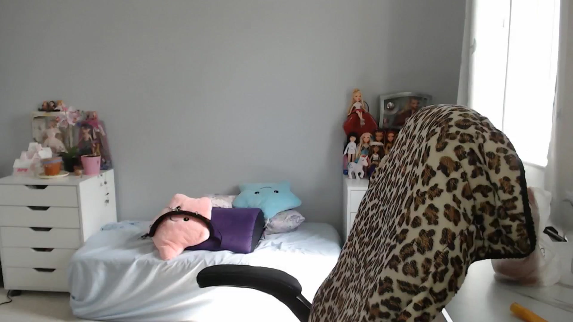 Gallery image thumbnail from GemmaMinx's myfreecams stream on, 08/13/2023, 19:42 image 17 of 20