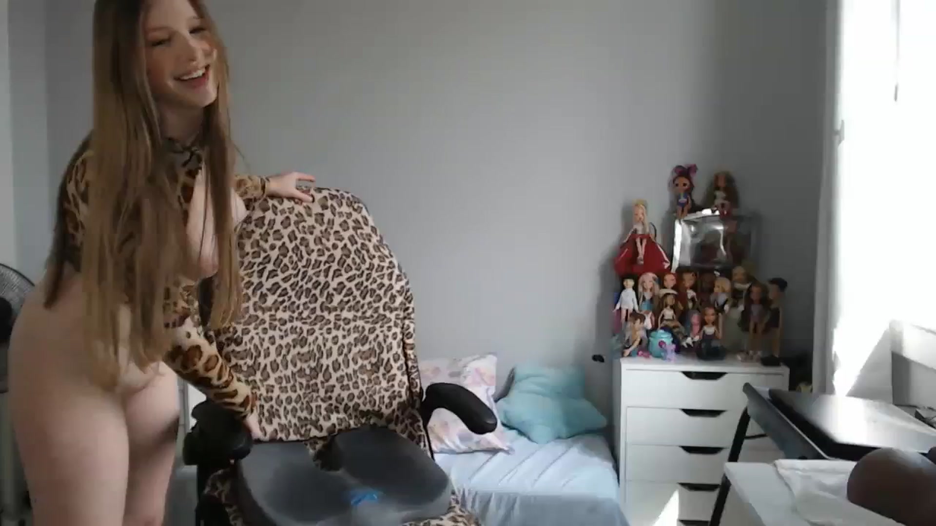 Gallery image thumbnail from GemmaMinx's myfreecams stream on, 09/07/2023, 18:18 image 15 of 20