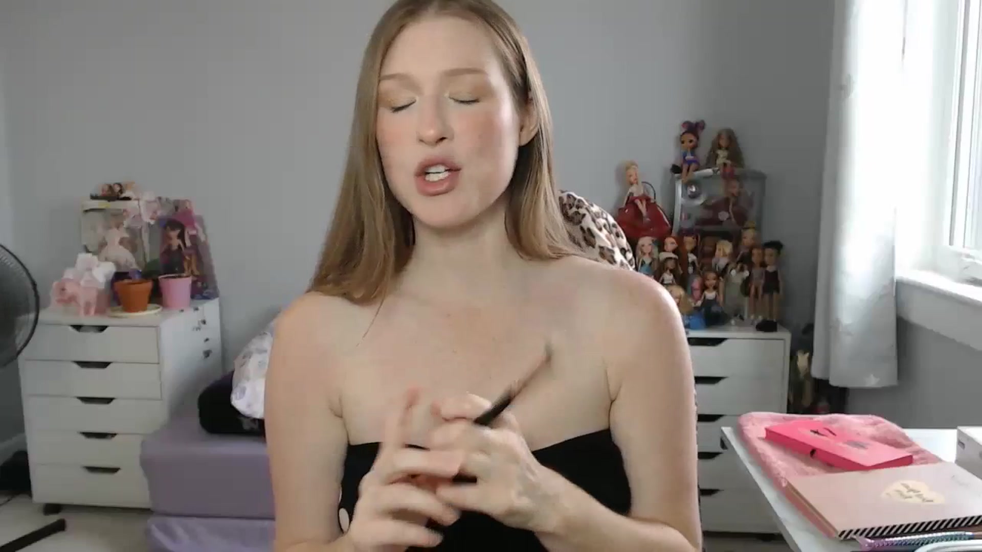 Gallery image thumbnail from GemmaMinx's myfreecams stream on, 09/12/2023, 19:35 image 7 of 20