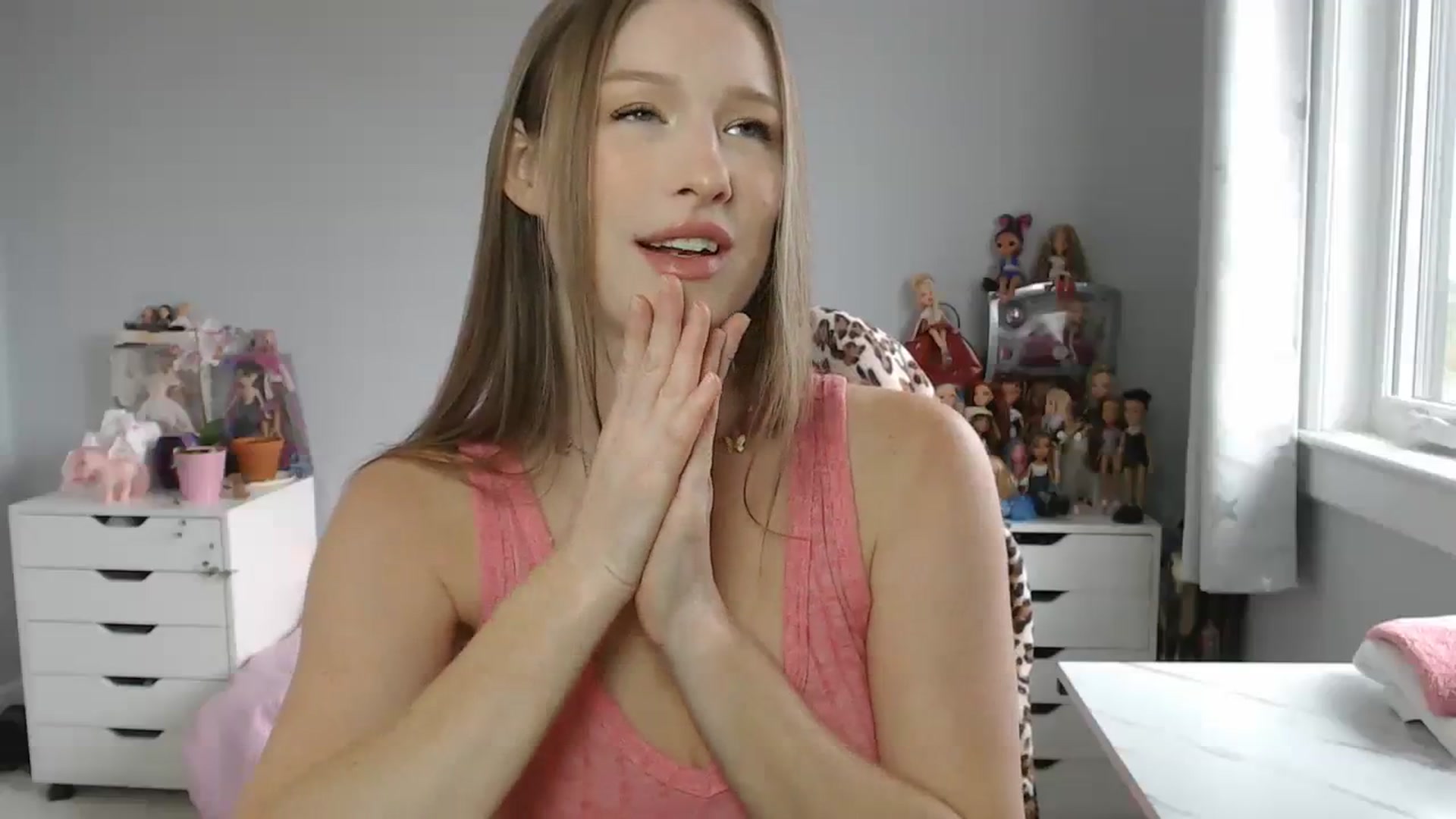 Gallery image thumbnail from GemmaMinx's myfreecams stream on, 09/14/2023, 16:09 image 3 of 20