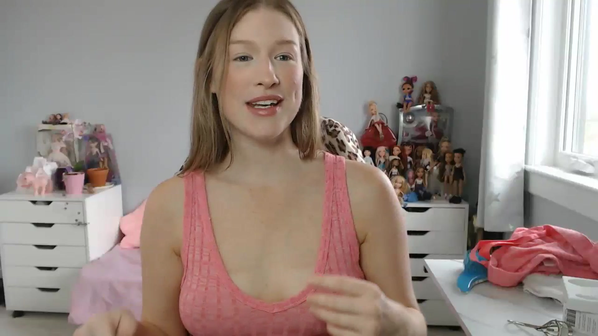 Gallery image thumbnail from GemmaMinx's myfreecams stream on, 09/14/2023, 18:15 image 9 of 20