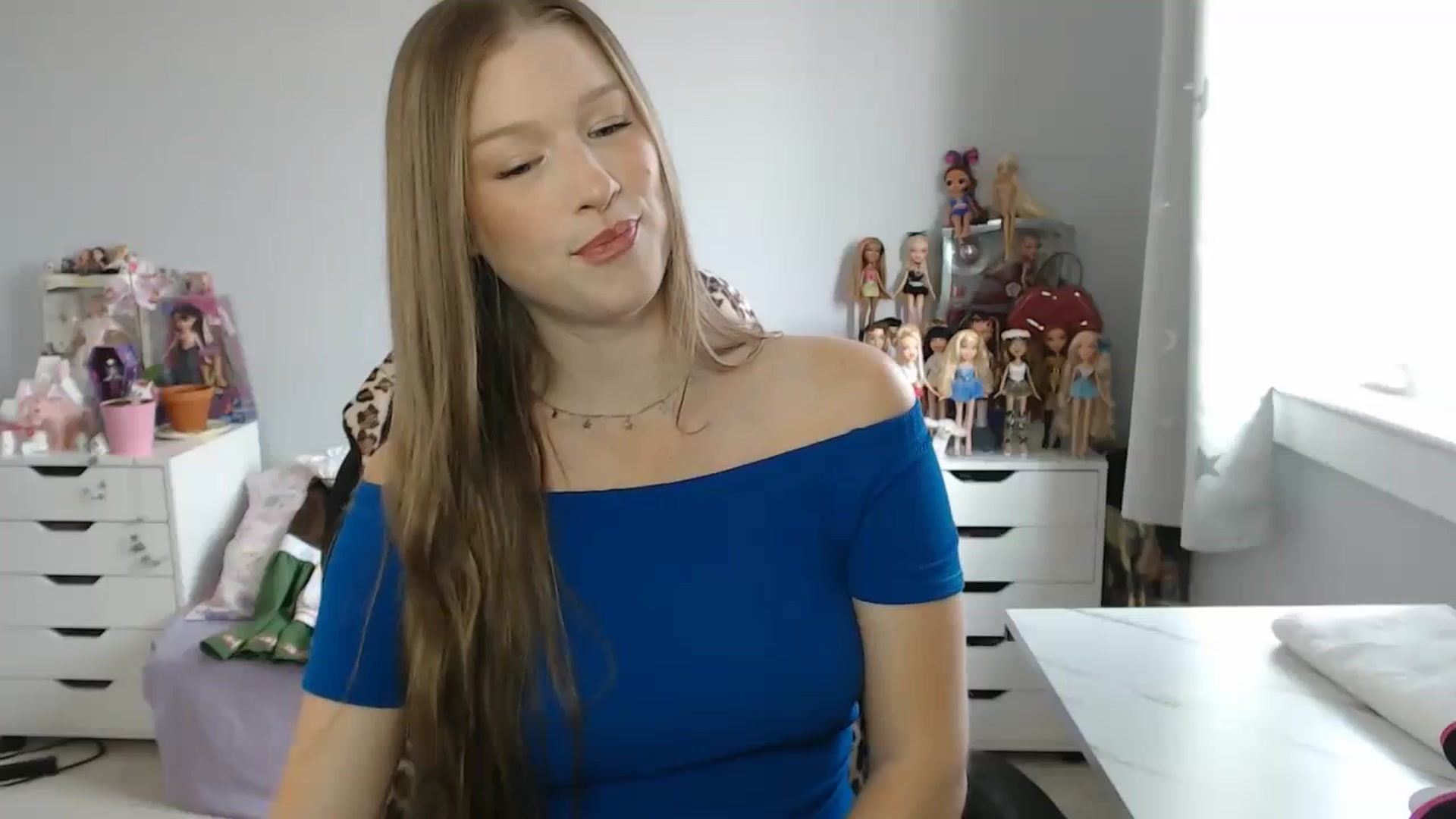 Gallery image thumbnail from GemmaMinx's myfreecams stream on, 09/25/2023, 16:58 image 12 of 20