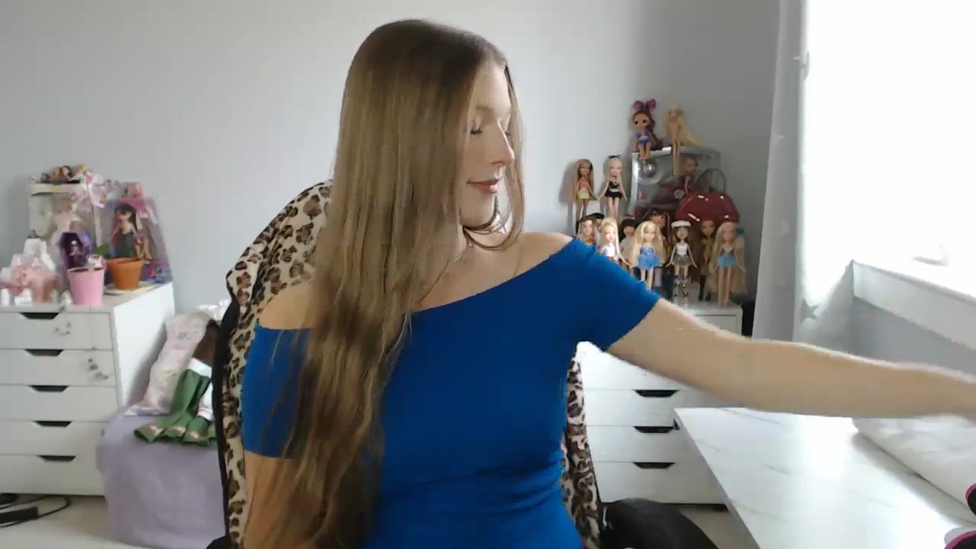 Gallery image thumbnail from GemmaMinx's myfreecams stream on, 09/25/2023, 16:58 image 14 of 20