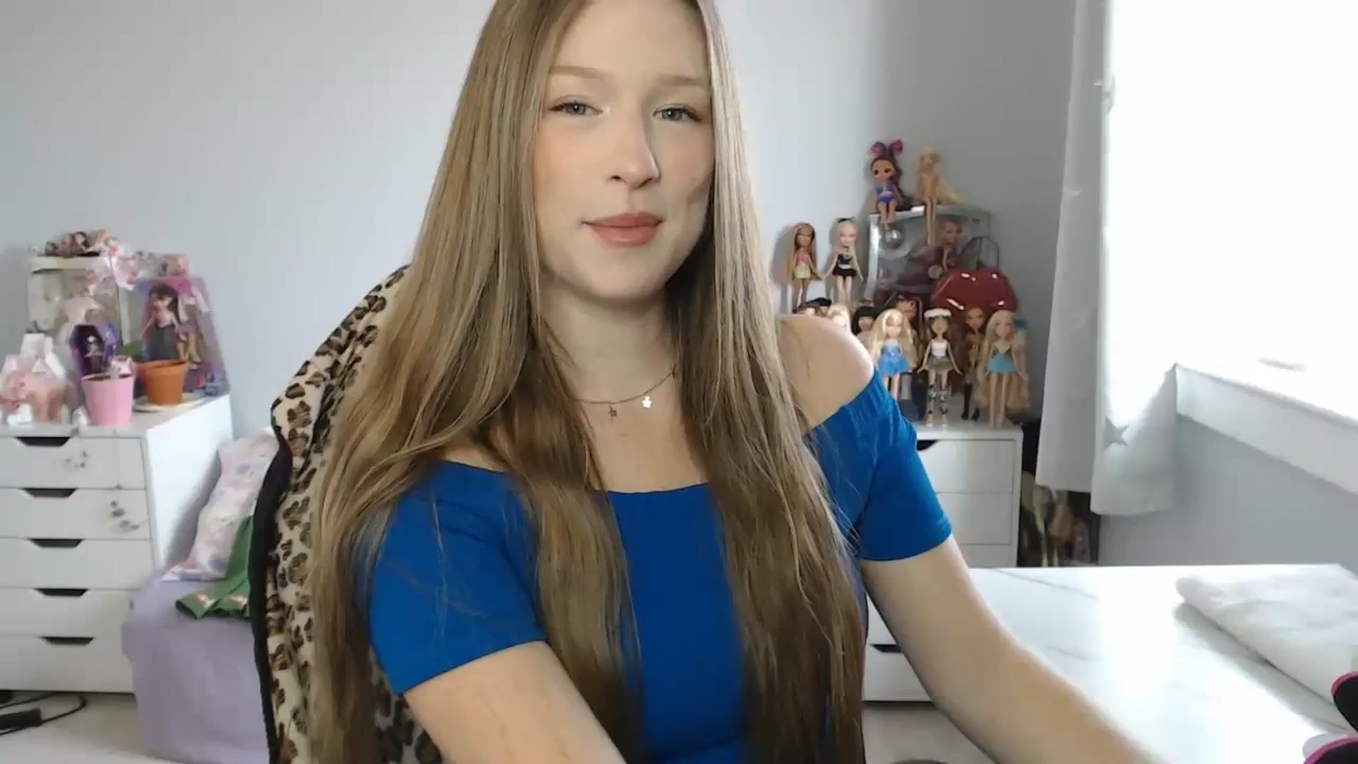 Gallery image thumbnail from GemmaMinx's myfreecams stream on, 09/25/2023, 16:58 image 5 of 20