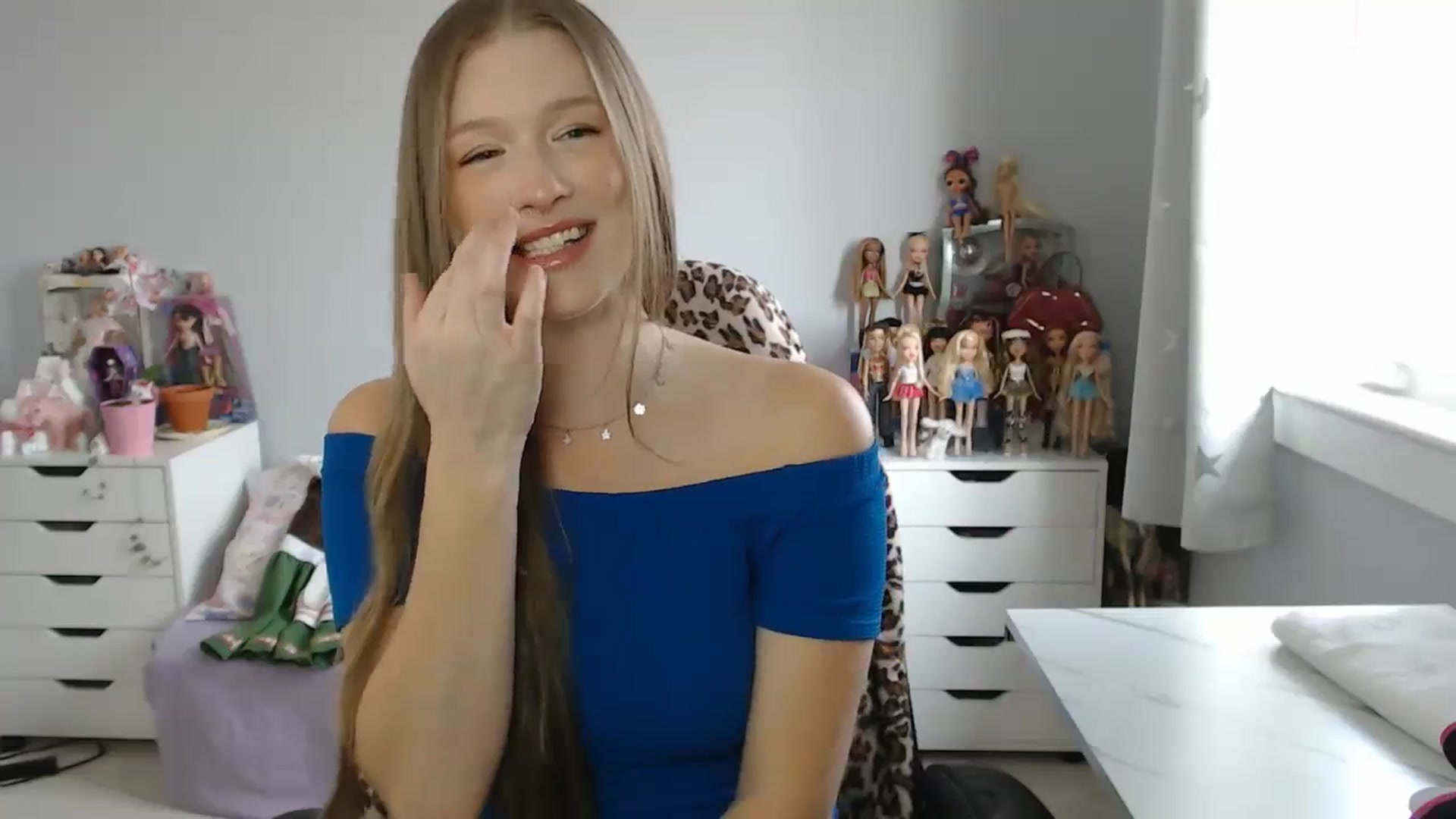 Gallery image thumbnail from GemmaMinx's myfreecams stream on, 09/25/2023, 16:58 image 10 of 20