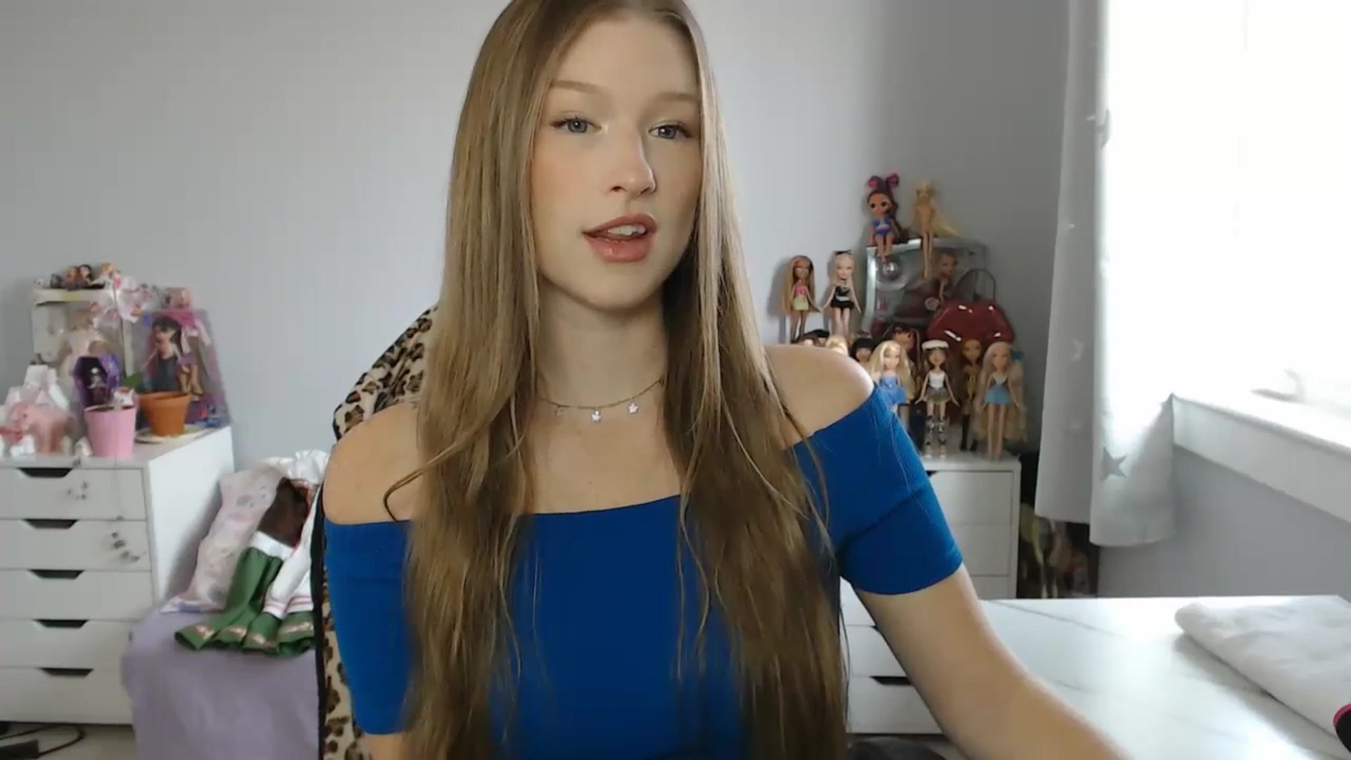 Gallery image thumbnail from GemmaMinx's myfreecams stream on, 09/25/2023, 16:58 image 6 of 20