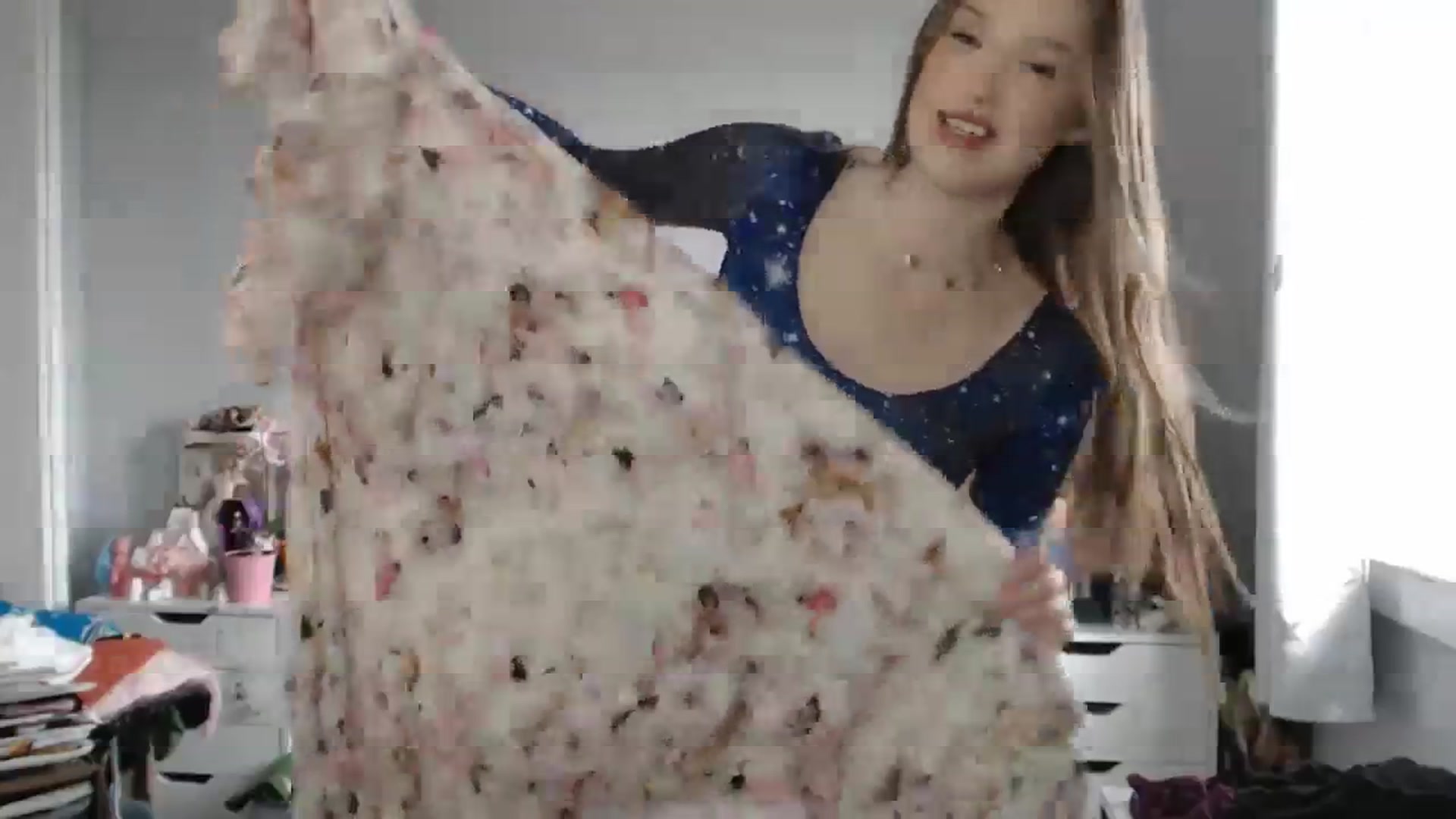 Gallery image thumbnail from GemmaMinx's myfreecams stream on, 09/26/2023, 19:05 image 7 of 20