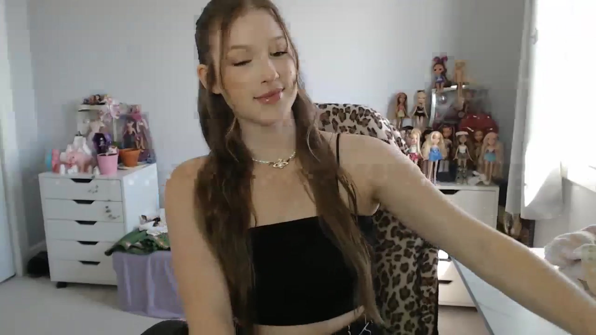 Gallery image thumbnail from GemmaMinx's myfreecams stream on, 09/27/2023, 17:44 image 16 of 20