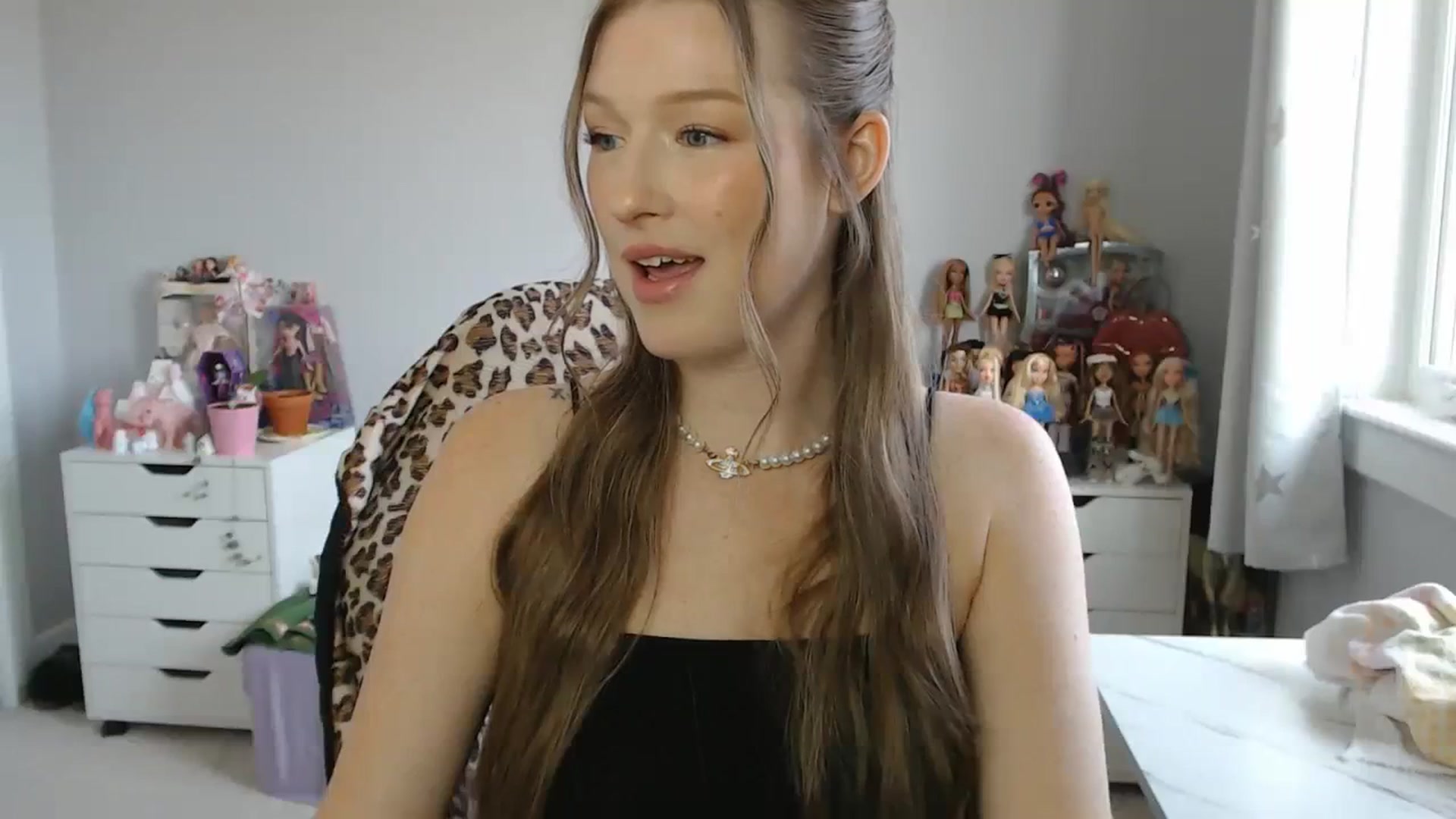 Gallery image thumbnail from GemmaMinx's myfreecams stream on, 09/27/2023, 17:44 image 8 of 20