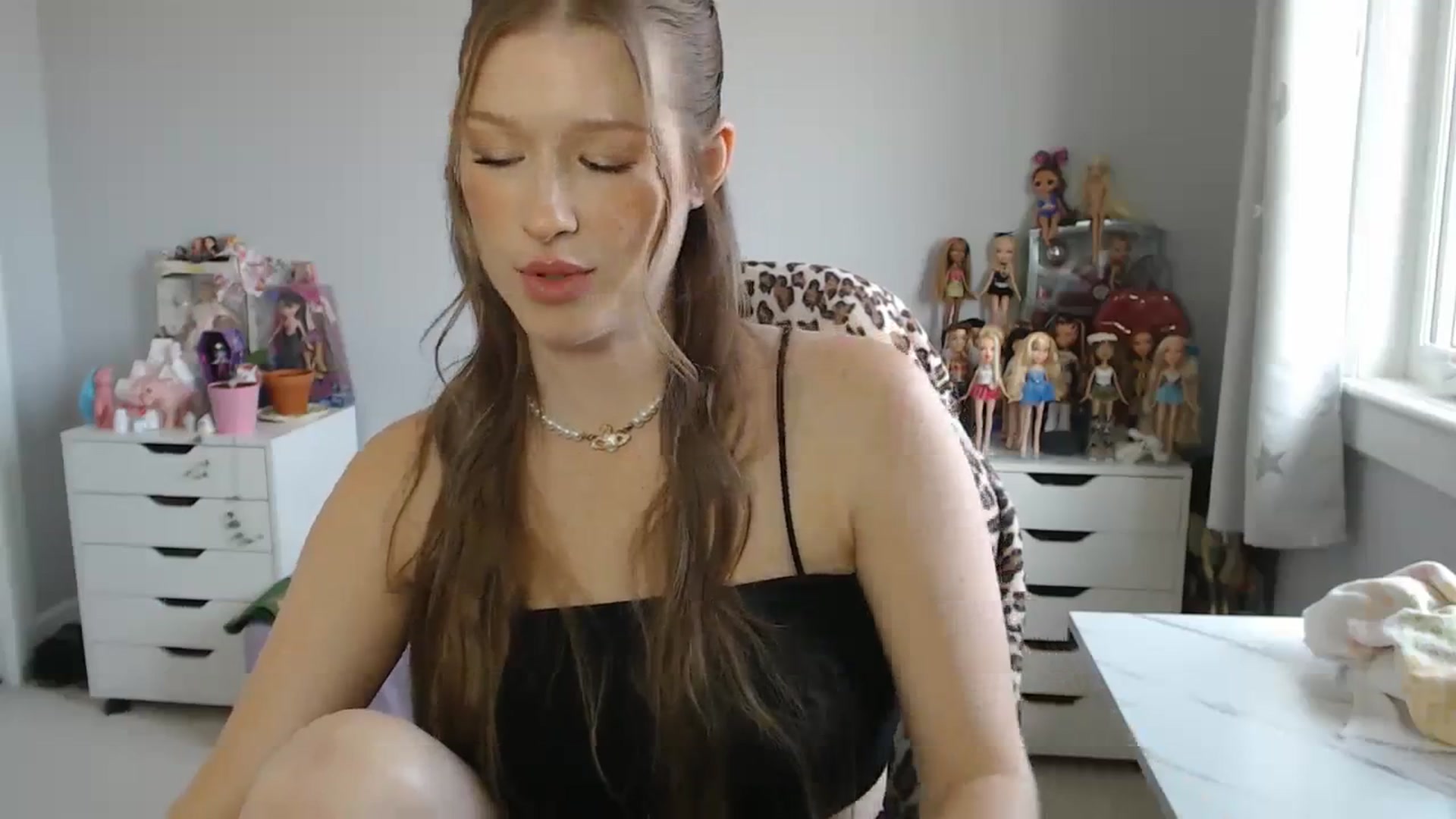 Gallery image thumbnail from GemmaMinx's myfreecams stream on, 09/27/2023, 17:44 image 4 of 20