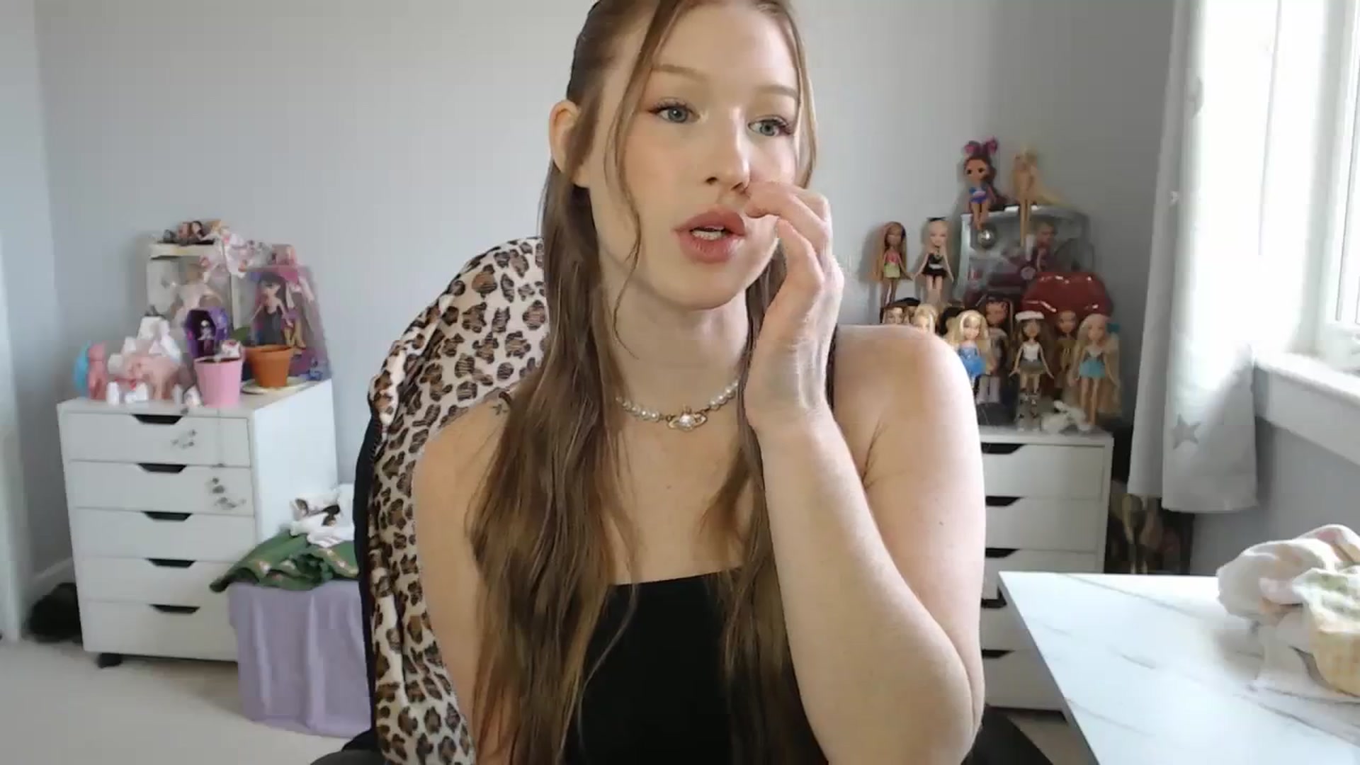Gallery image thumbnail from GemmaMinx's myfreecams stream on, 09/27/2023, 17:44 image 2 of 20