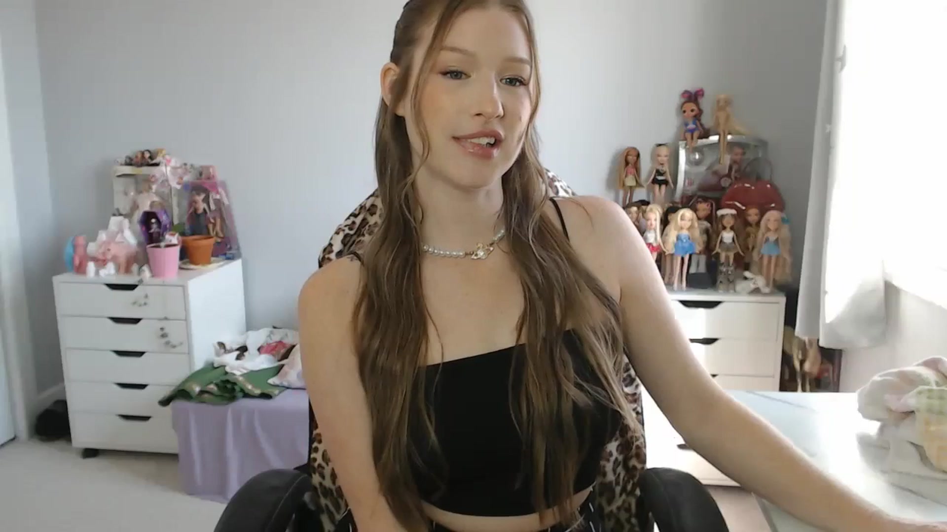 Gallery image thumbnail from GemmaMinx's myfreecams stream on, 09/27/2023, 17:44 image 18 of 20