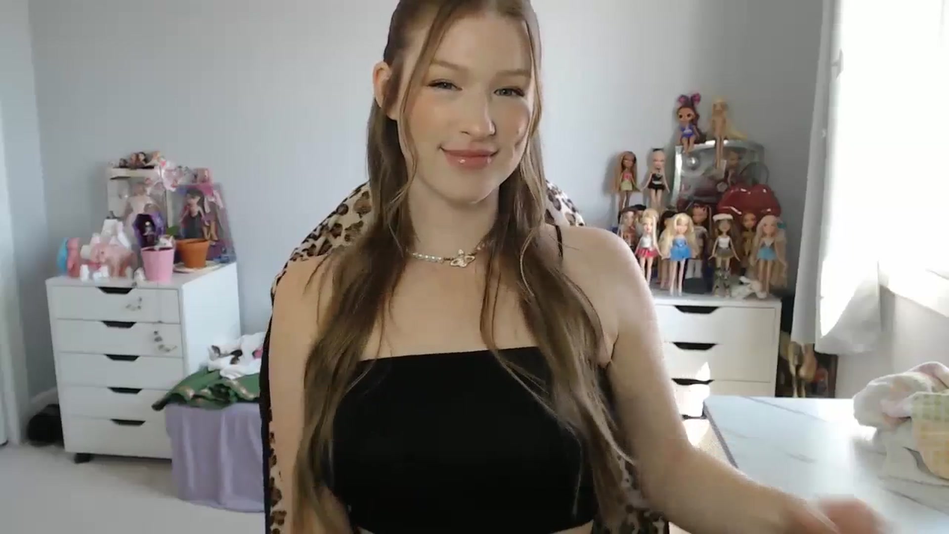Gallery image thumbnail from GemmaMinx's myfreecams stream on, 09/27/2023, 17:44 image 15 of 20