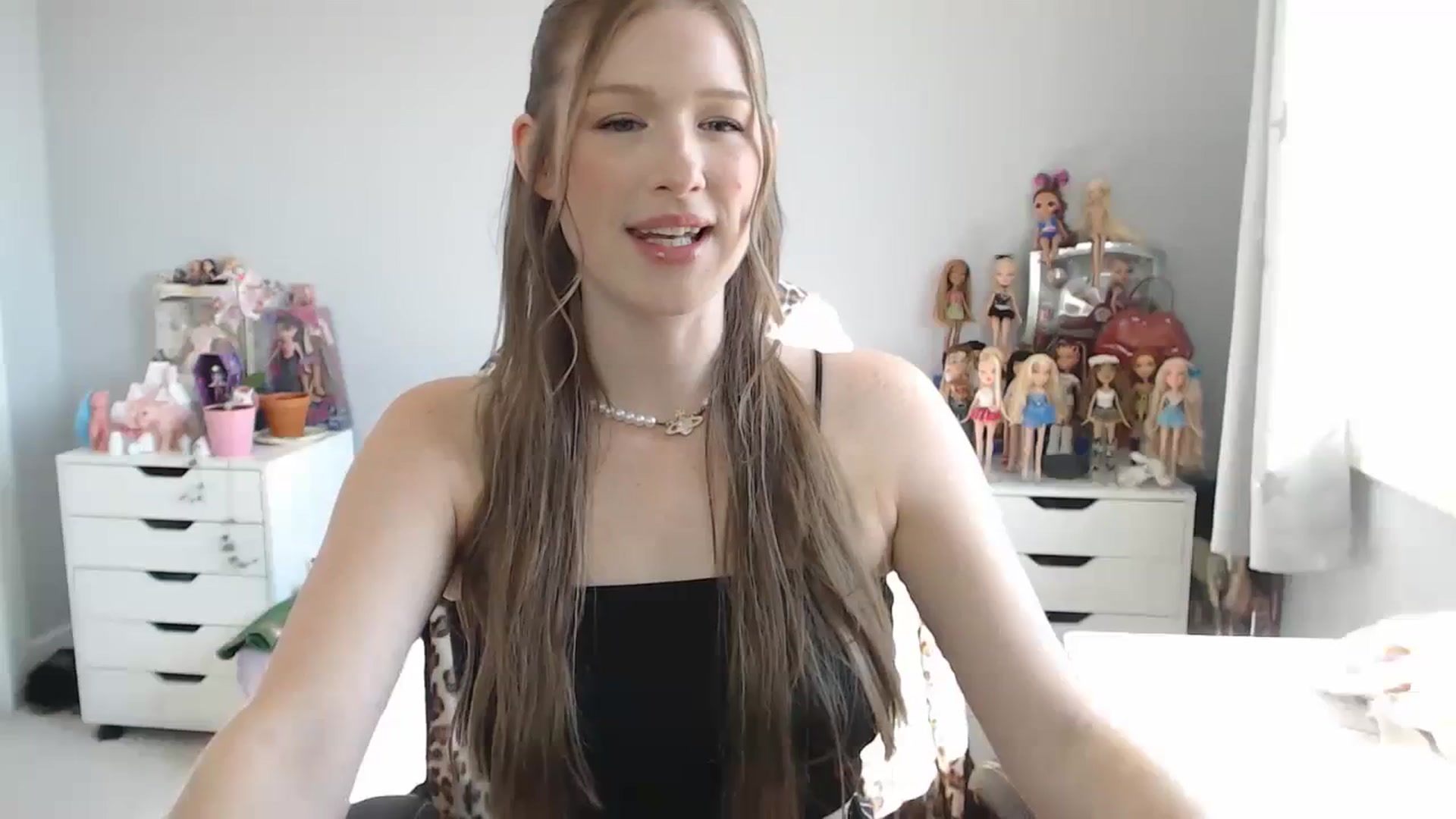 Gallery image thumbnail from GemmaMinx's myfreecams stream on, 09/27/2023, 19:13 image 13 of 20