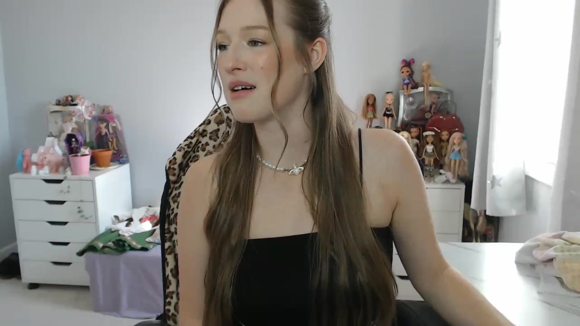 Gallery image thumbnail from GemmaMinx's myfreecams stream on, 09/27/2023, 19:13 image 18 of 20