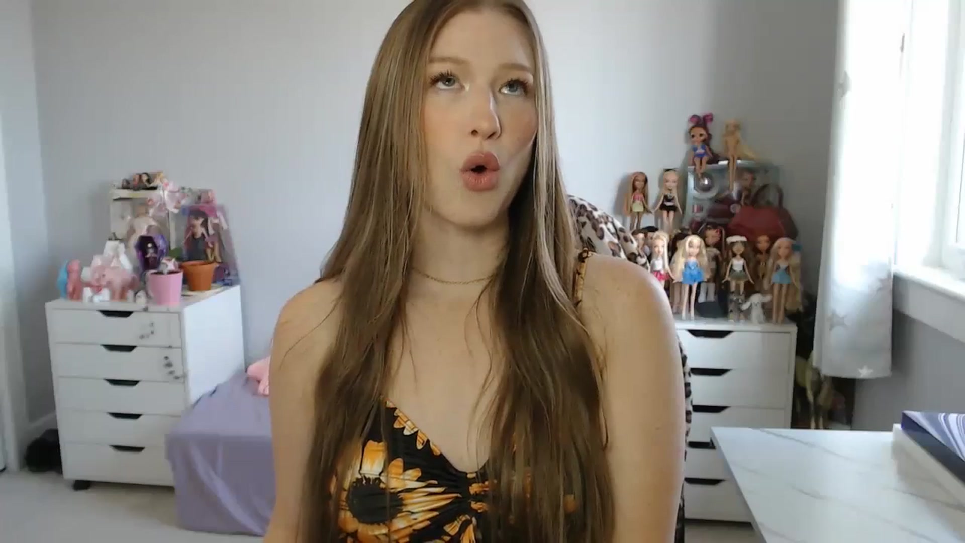 Gallery image thumbnail from GemmaMinx's myfreecams stream on, 09/30/2023, 17:03 image 13 of 20
