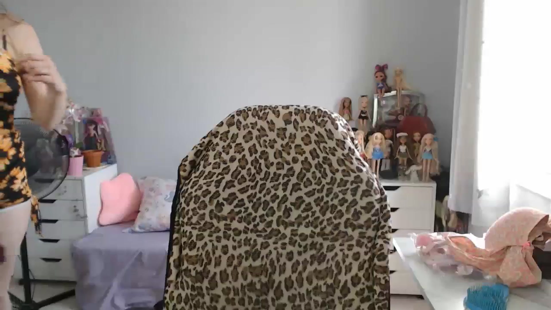 Gallery image thumbnail from GemmaMinx's myfreecams stream on, 09/30/2023, 19:03 image 8 of 20