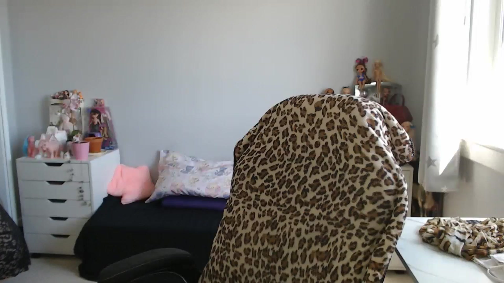 Gallery image thumbnail from GemmaMinx's myfreecams stream on, 10/12/2023, 17:03 image 18 of 20
