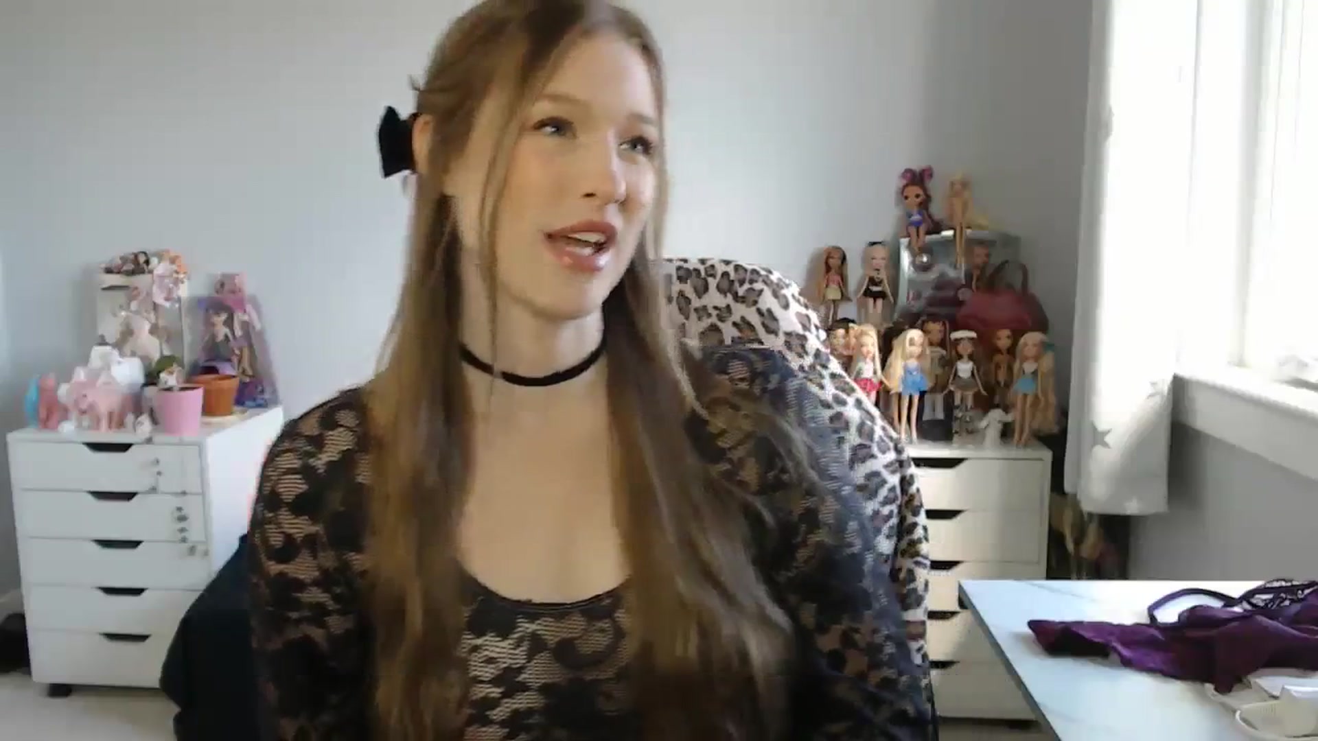 Gallery image thumbnail from GemmaMinx's myfreecams stream on, 10/12/2023, 17:03 image 8 of 20