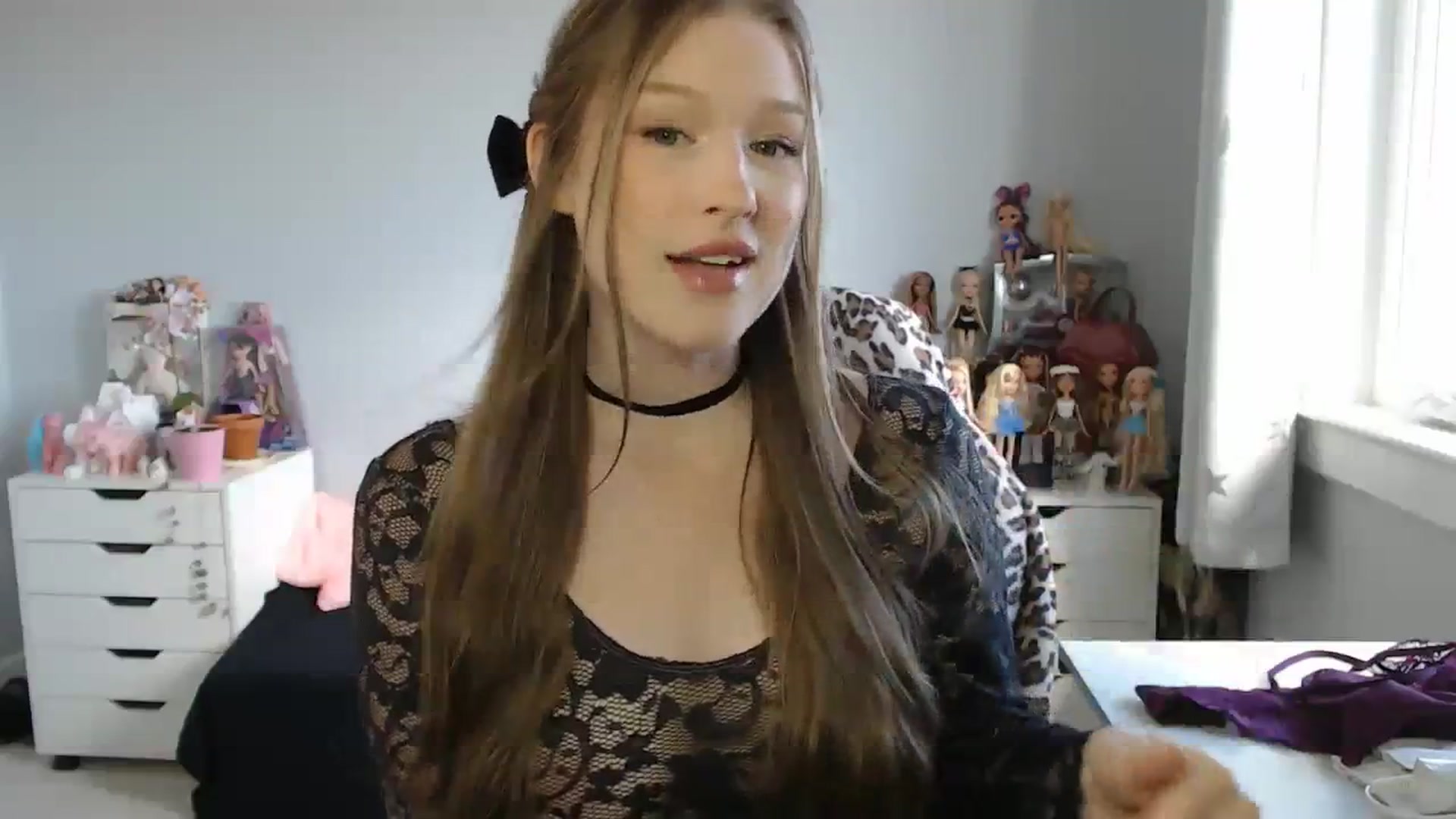 Gallery image thumbnail from GemmaMinx's myfreecams stream on, 10/12/2023, 17:03 image 7 of 20