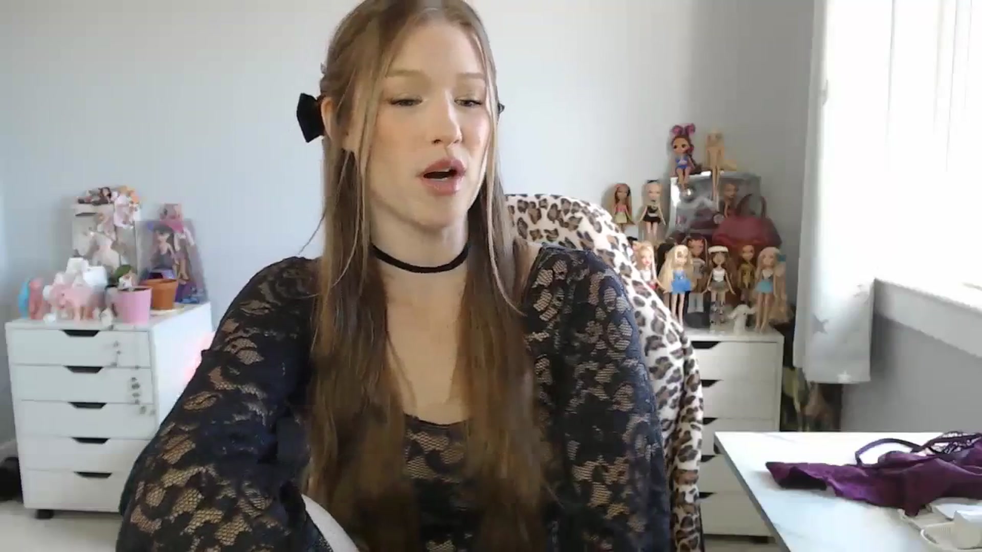 Gallery image thumbnail from GemmaMinx's myfreecams stream on, 10/12/2023, 17:03 image 11 of 20