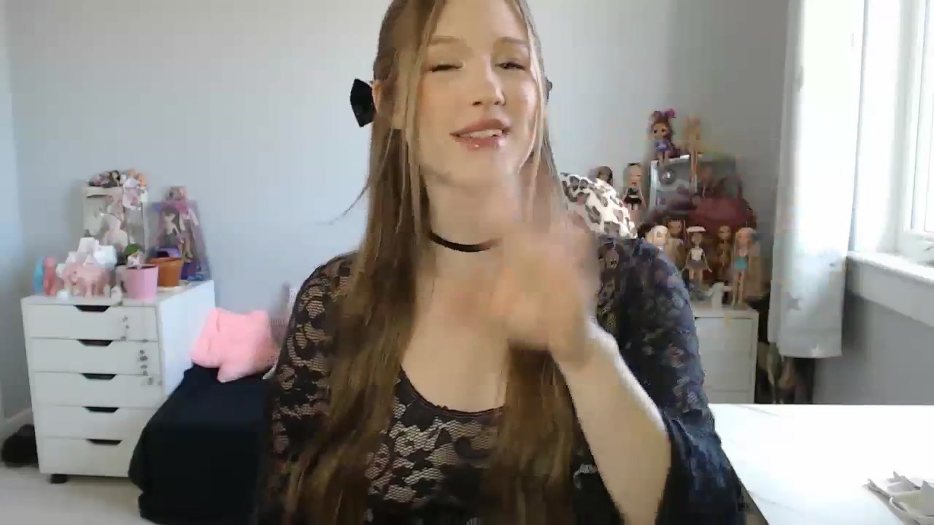 Gallery image thumbnail from GemmaMinx's myfreecams stream on, 10/12/2023, 17:03 image 3 of 20