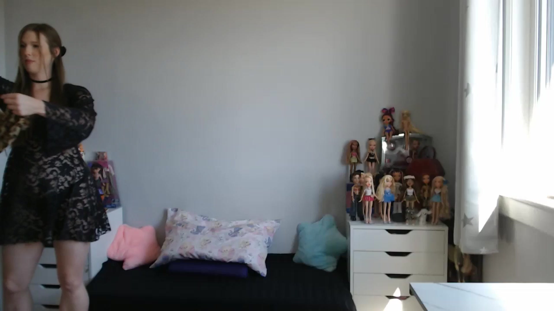 Gallery image thumbnail from GemmaMinx's myfreecams stream on, 10/12/2023, 17:03 image 17 of 20