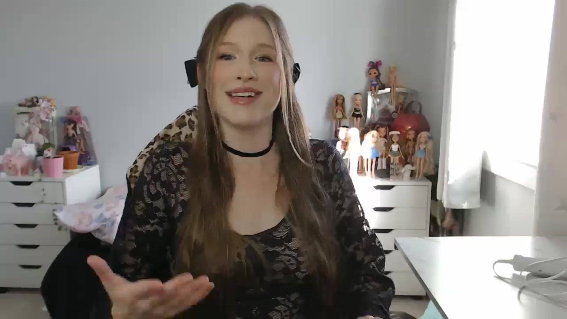 Gallery image thumbnail from GemmaMinx's myfreecams stream on, 10/12/2023, 18:02 image 17 of 20