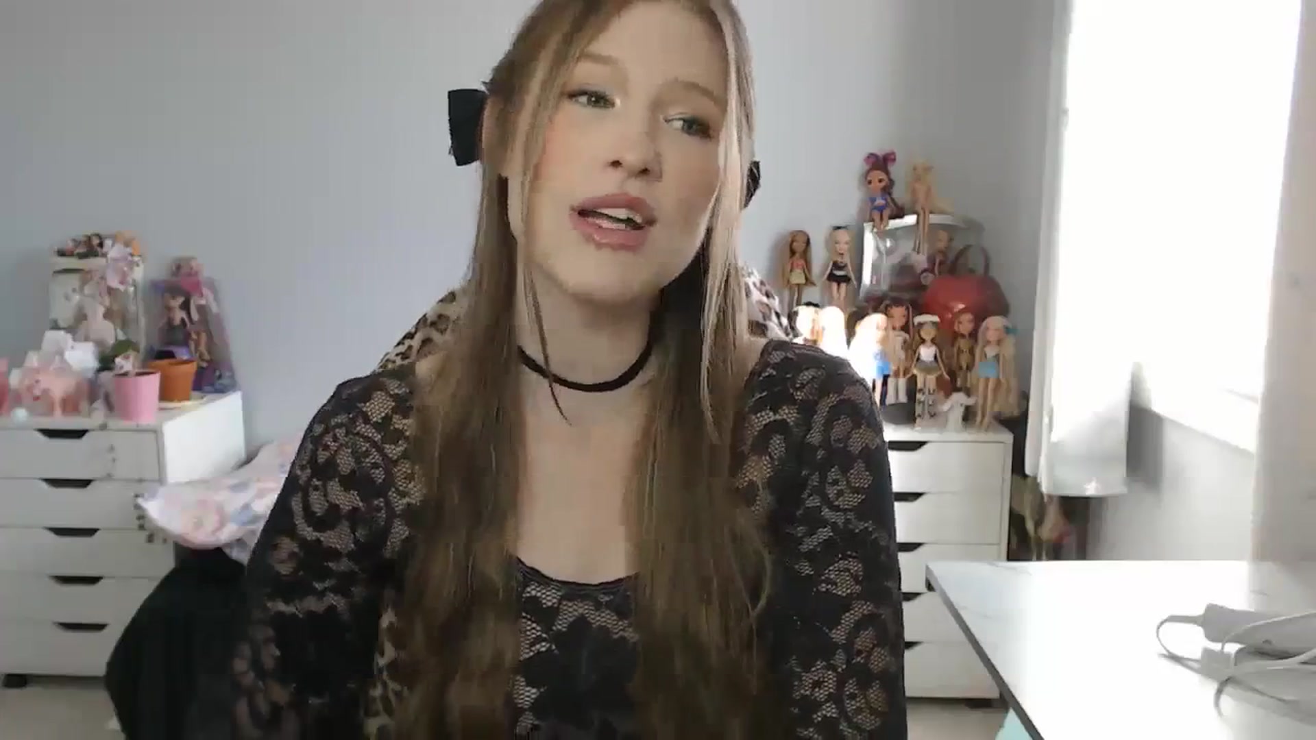 Gallery image thumbnail from GemmaMinx's myfreecams stream on, 10/12/2023, 18:02 image 14 of 20